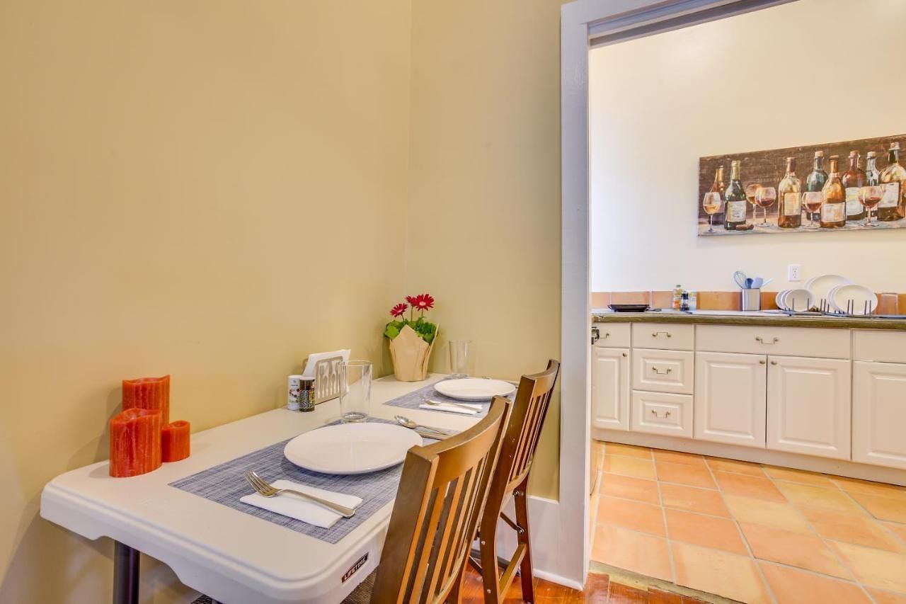 Cozy Getaway Near Magazine Street! Apartment *