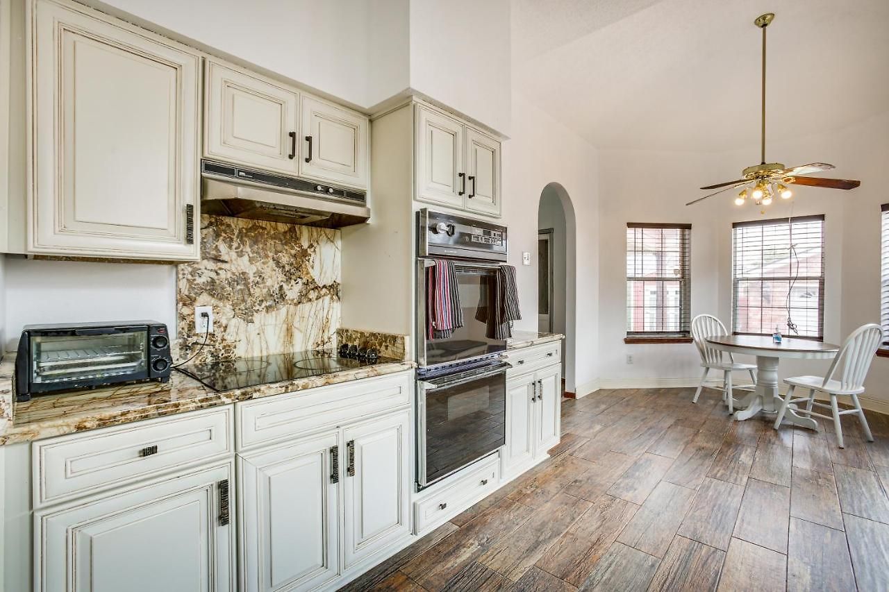 4 Mi To Bourbon St: Spacious Retreat W/ Wet Bar!