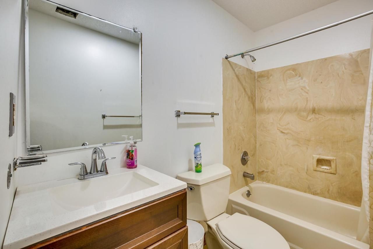 4 Mi To Bourbon St: Spacious Retreat W/ Wet Bar! Holiday home New Orleans