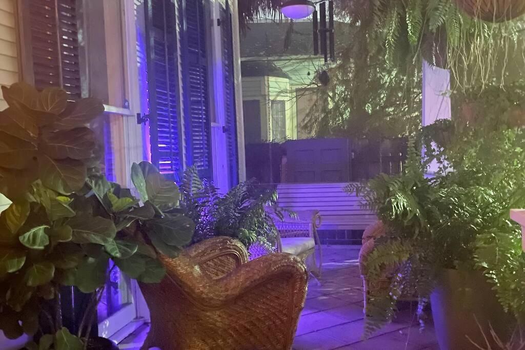 Holiday home The Dragonfly Treme-close To French Quarter-heated Salt Pool