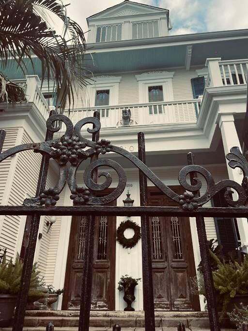The Dragonfly Treme-close To French Quarter-heated Salt Pool Holiday home