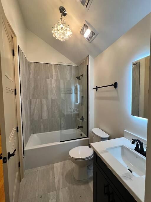 Chic Two-bedroom On Camp St, Apartment *