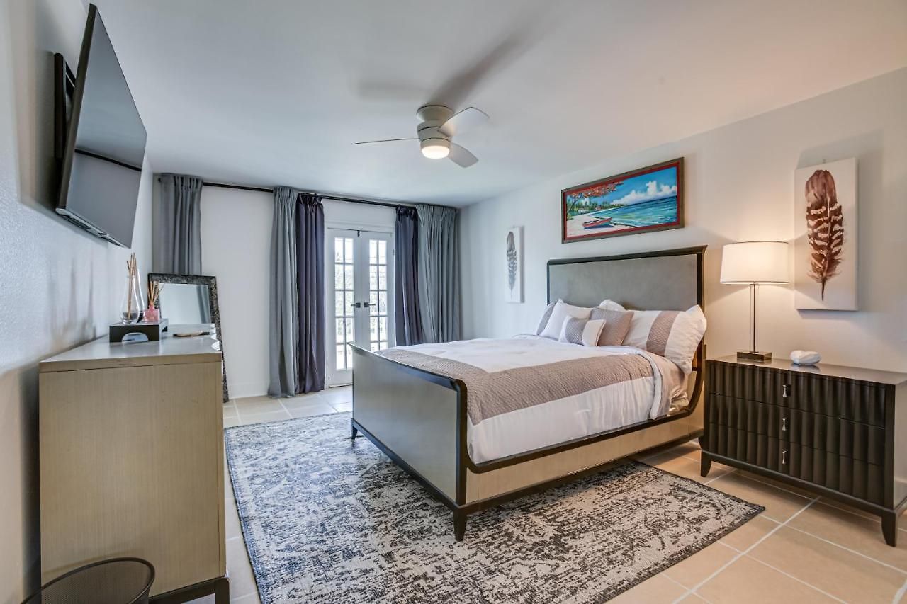 7 Mi To French Quarter: Modern In Holiday home