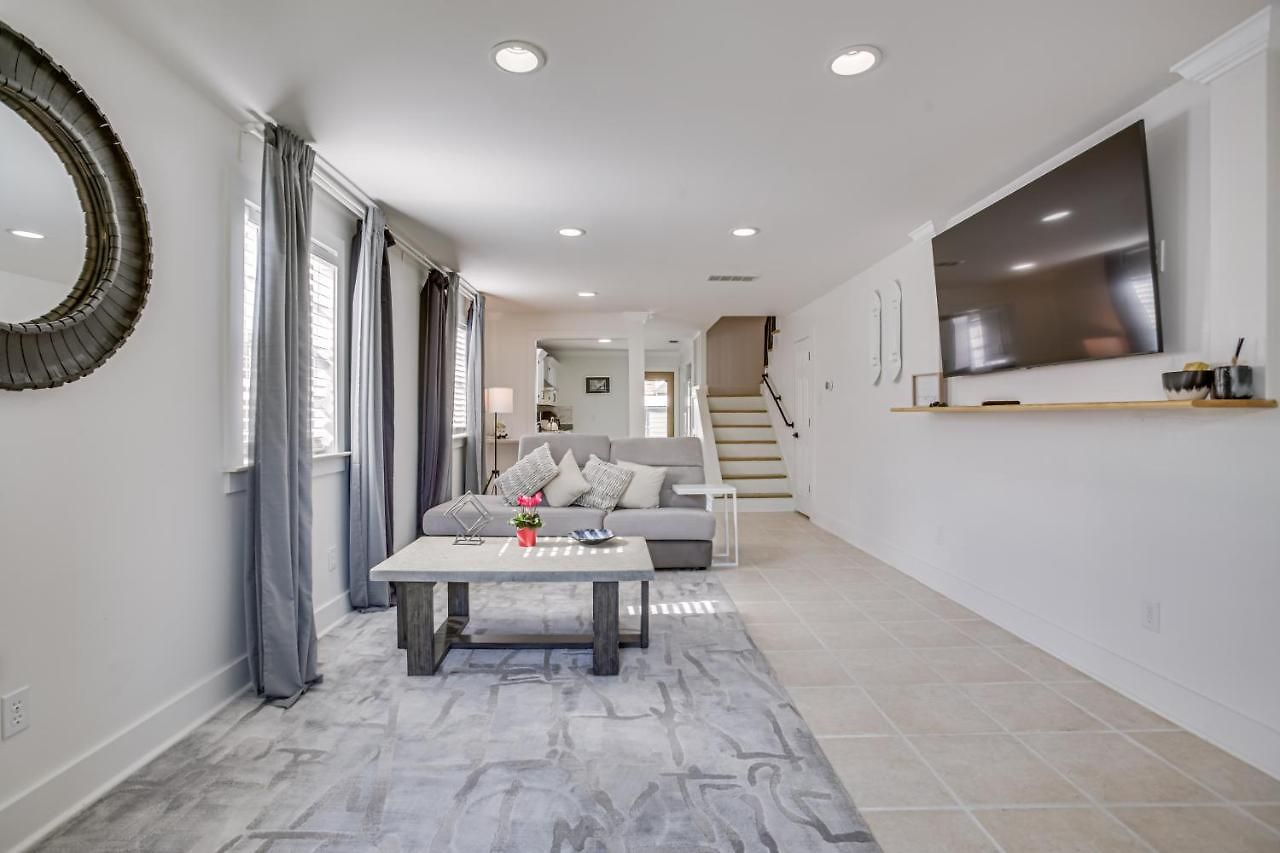 Holiday home 7 Mi To French Quarter: Modern In *
