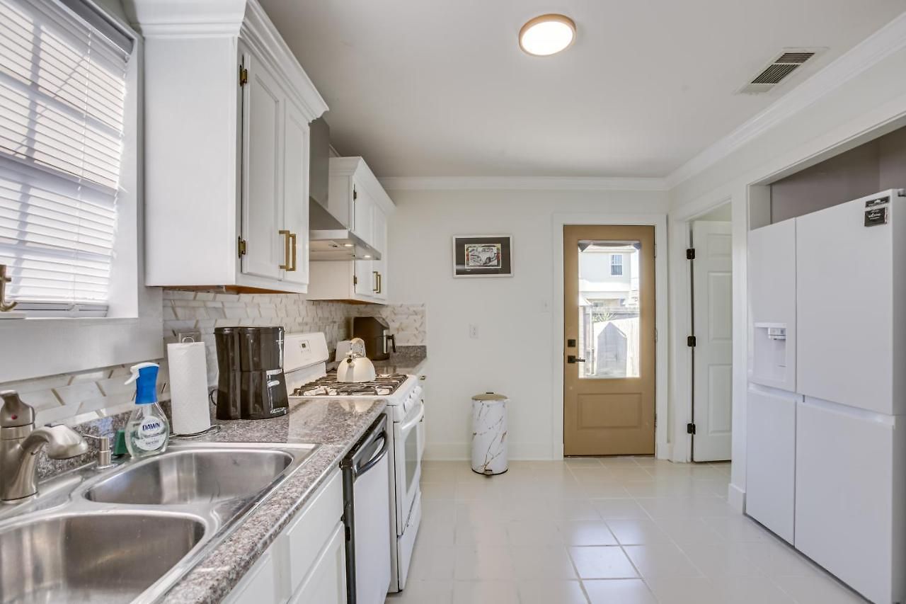 7 Mi To French Quarter: Modern In Holiday home *