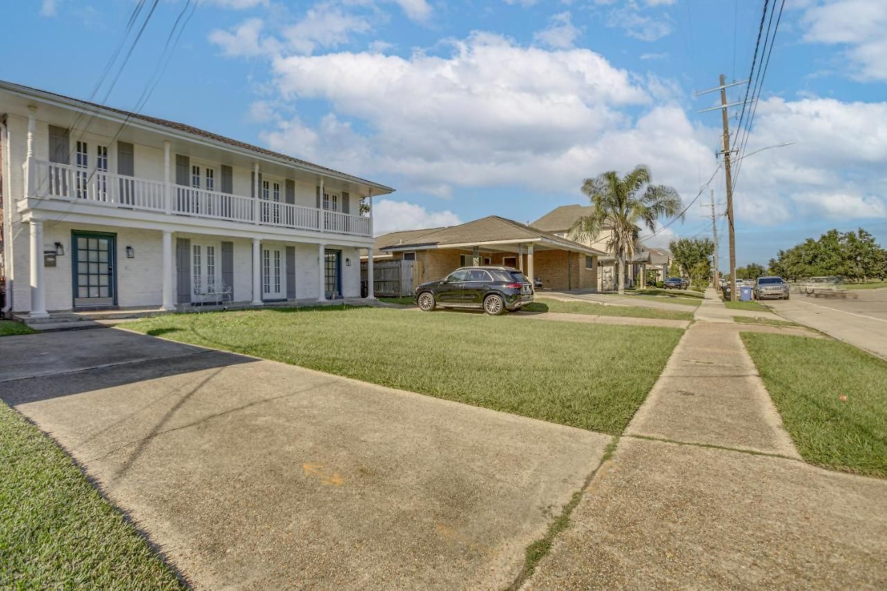 7 Mi To French Quarter: Modern In Holiday home