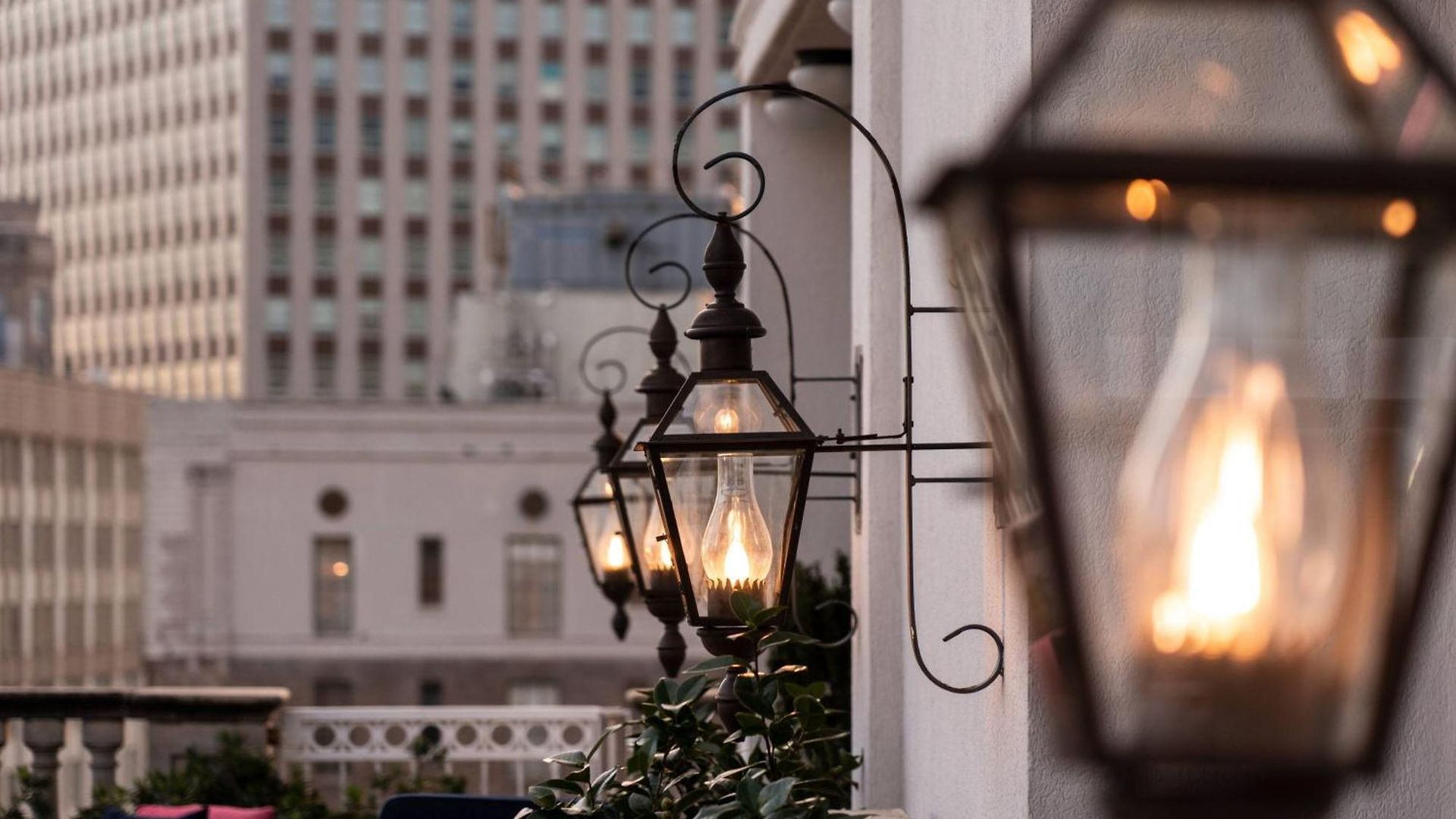 The Ritz-carlton,