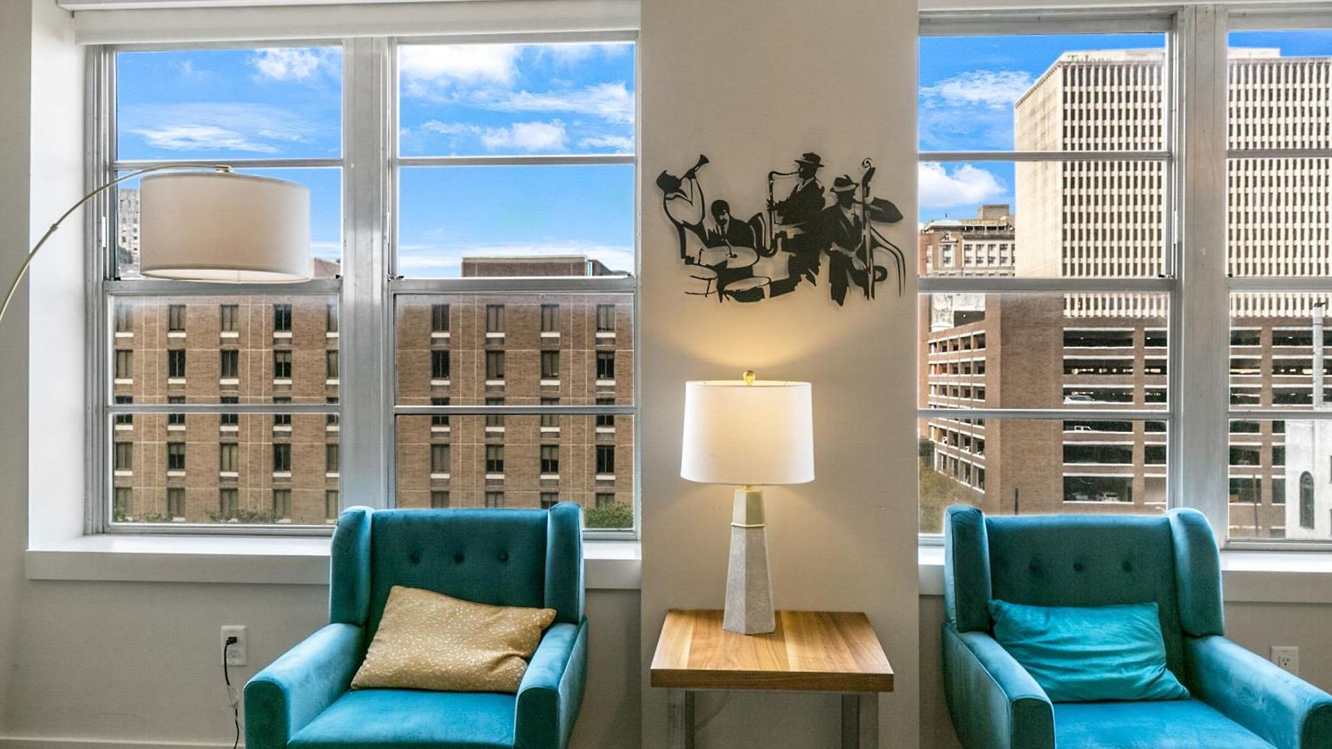 Spacious 4br Luxury Steps To French Quarter Aparthotel 4*