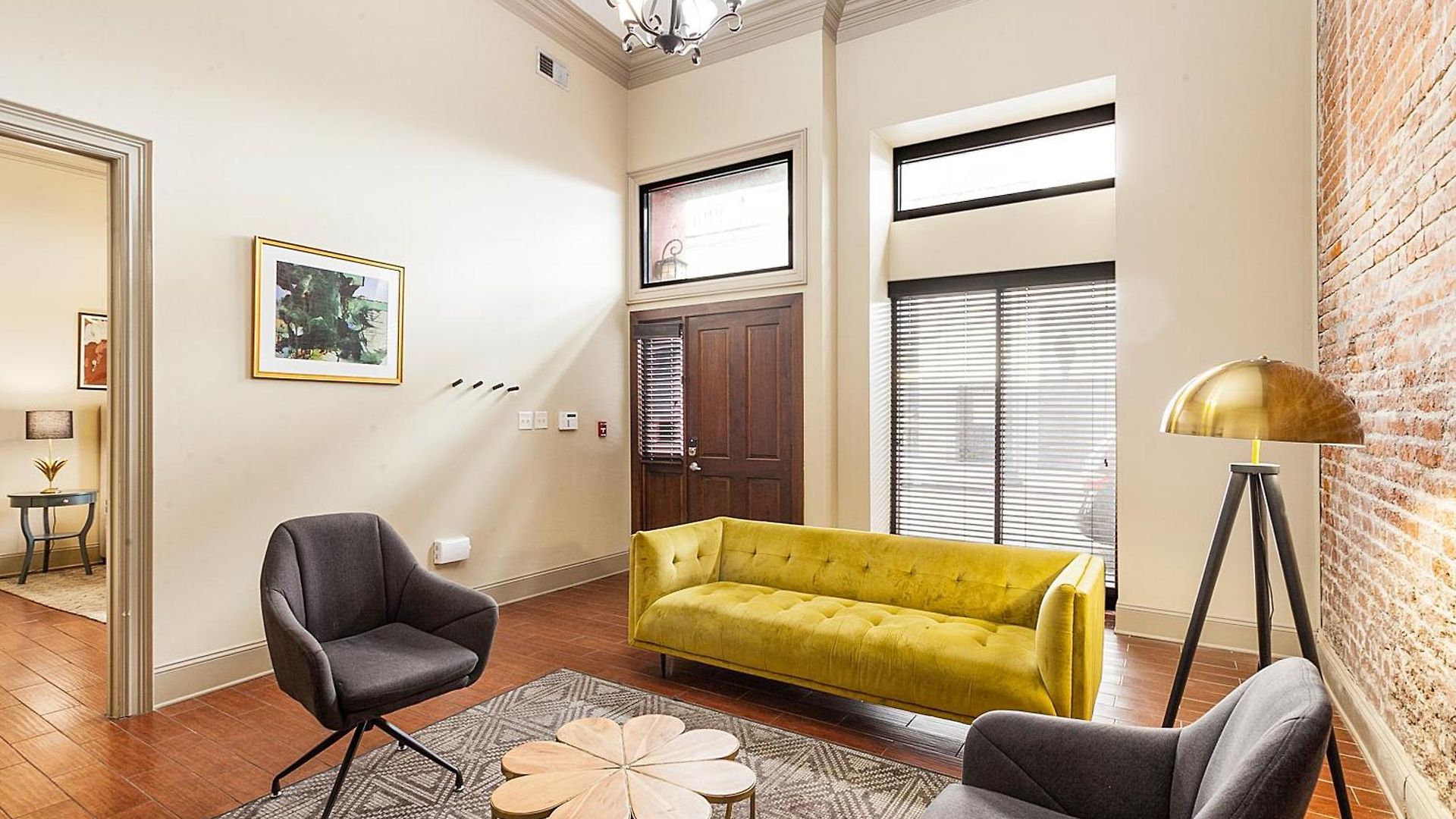 Chuck's Place Aparthotel