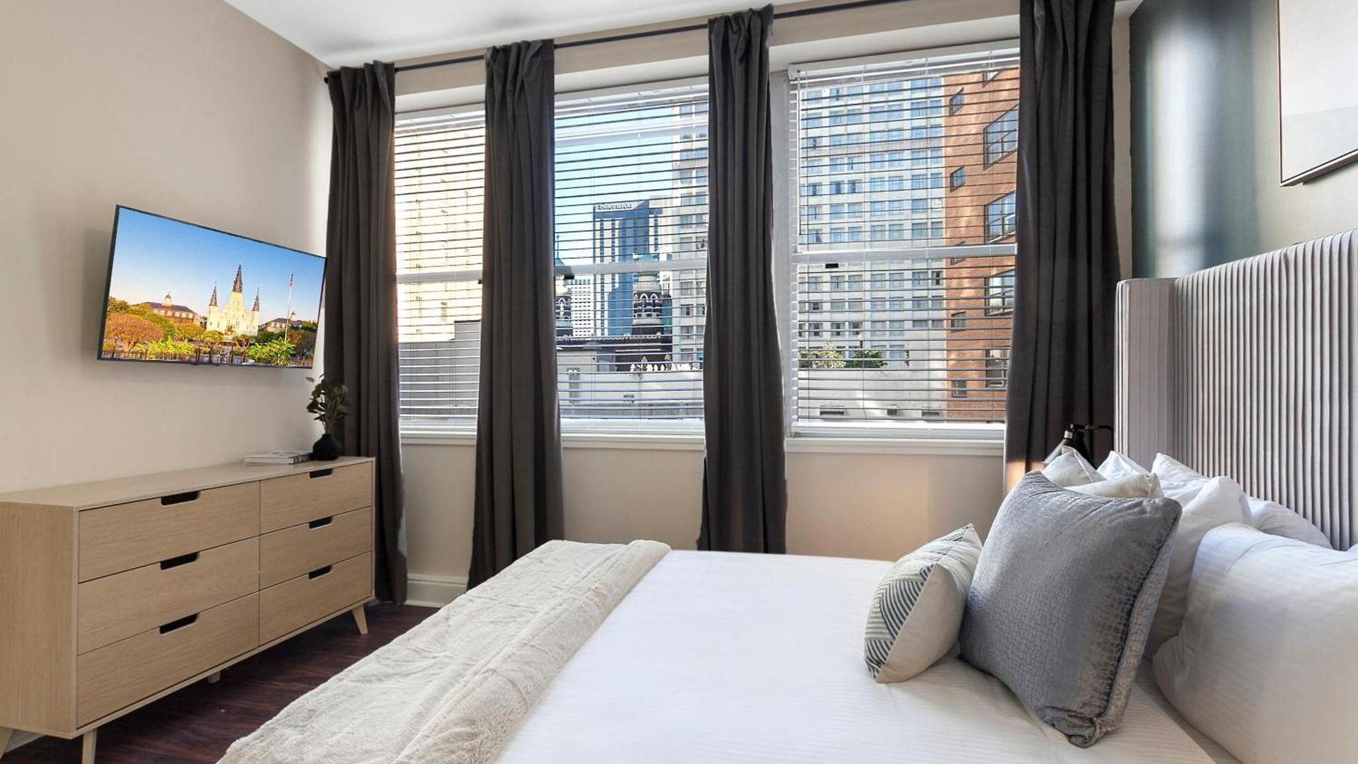 Spacious Modern Near French Quarter * New Orleans