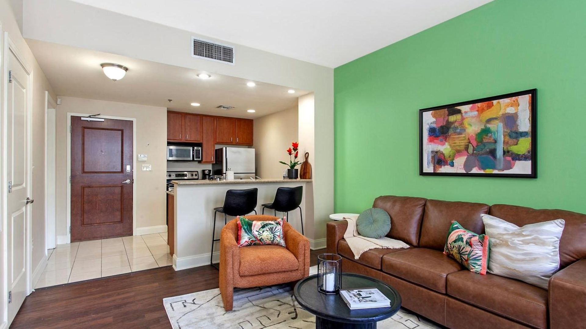 Spacious Modern Near French Quarter *