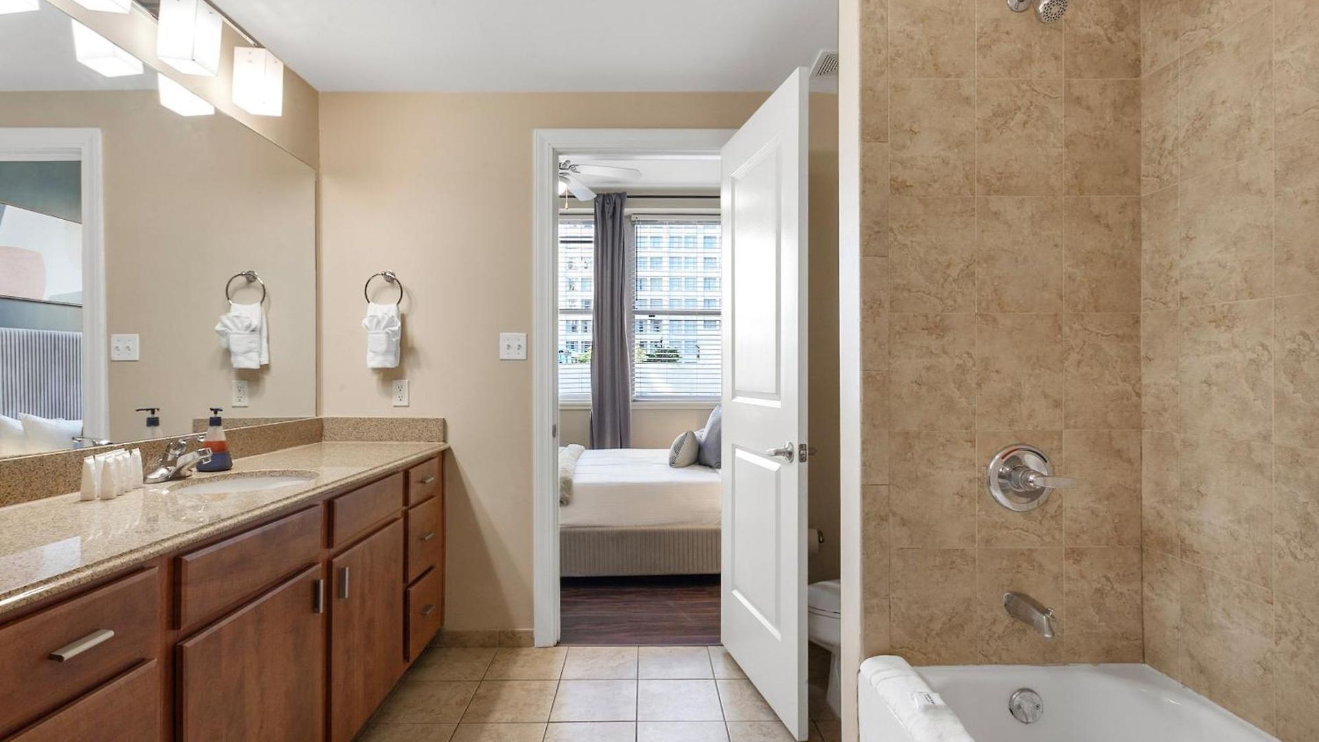 Apartment Spacious Modern Near French Quarter