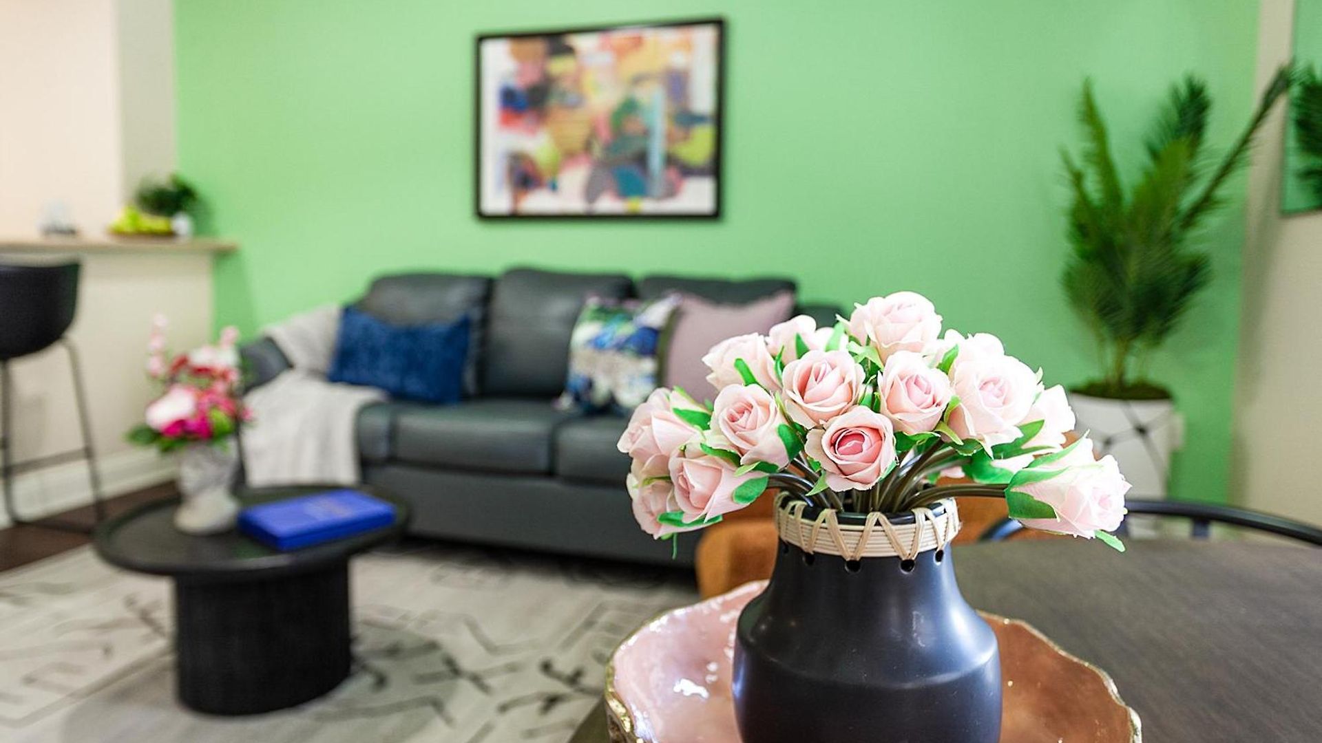 Spacious Modern Near French Quarter Apartment *