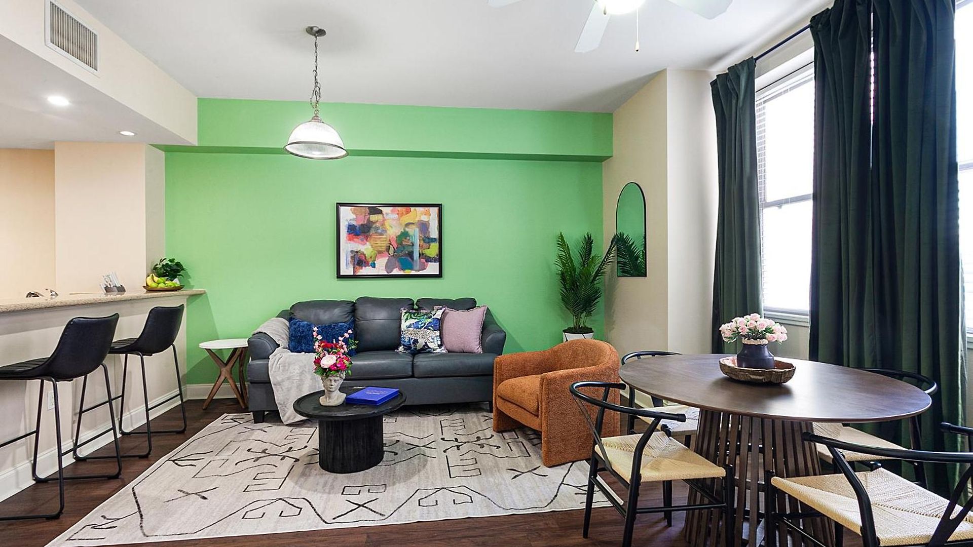 Spacious Modern Near French Quarter Apartment