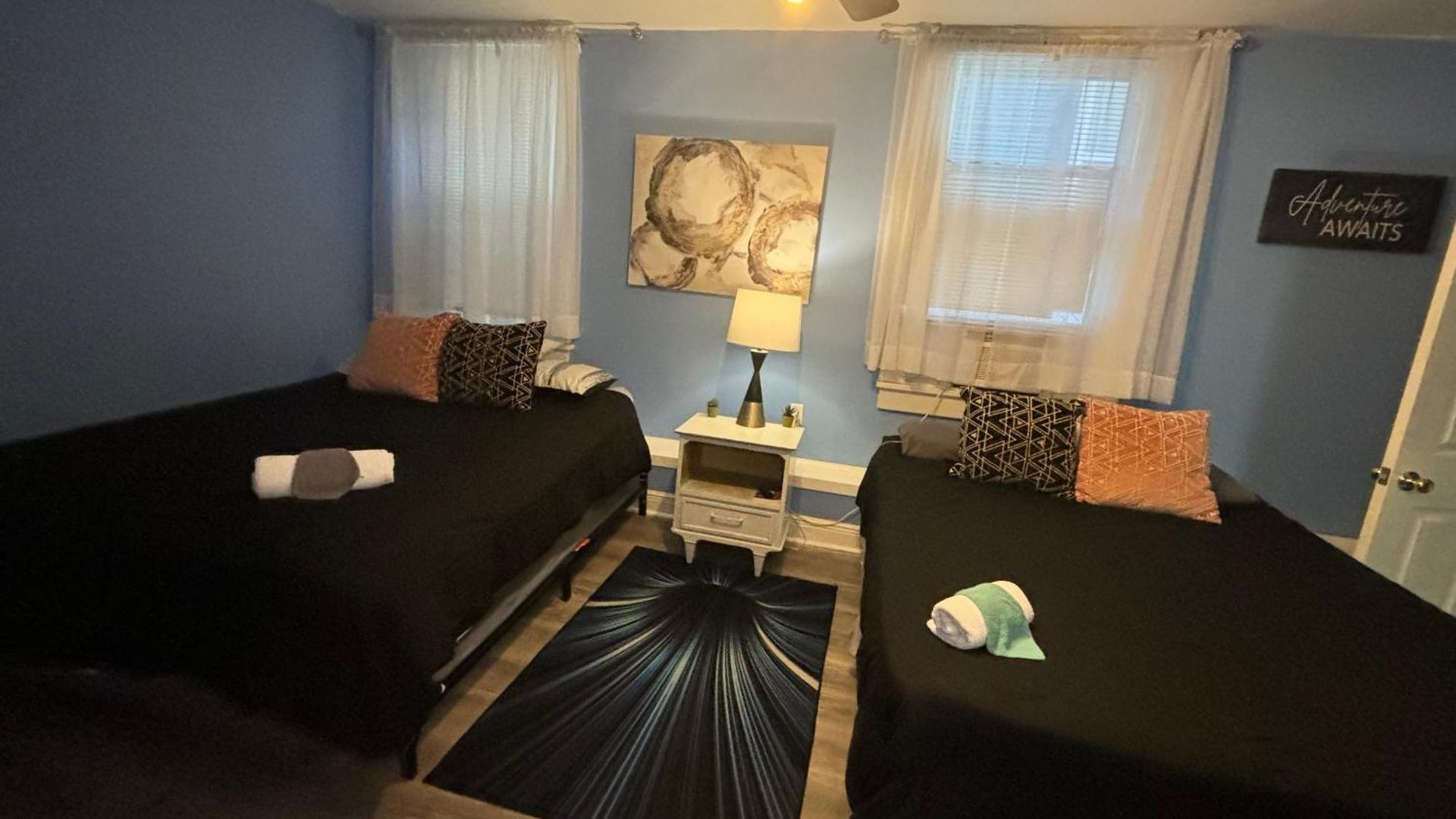 Cozy 2-bedroom Unit In Beautiful With Wifi, Ac Apartment