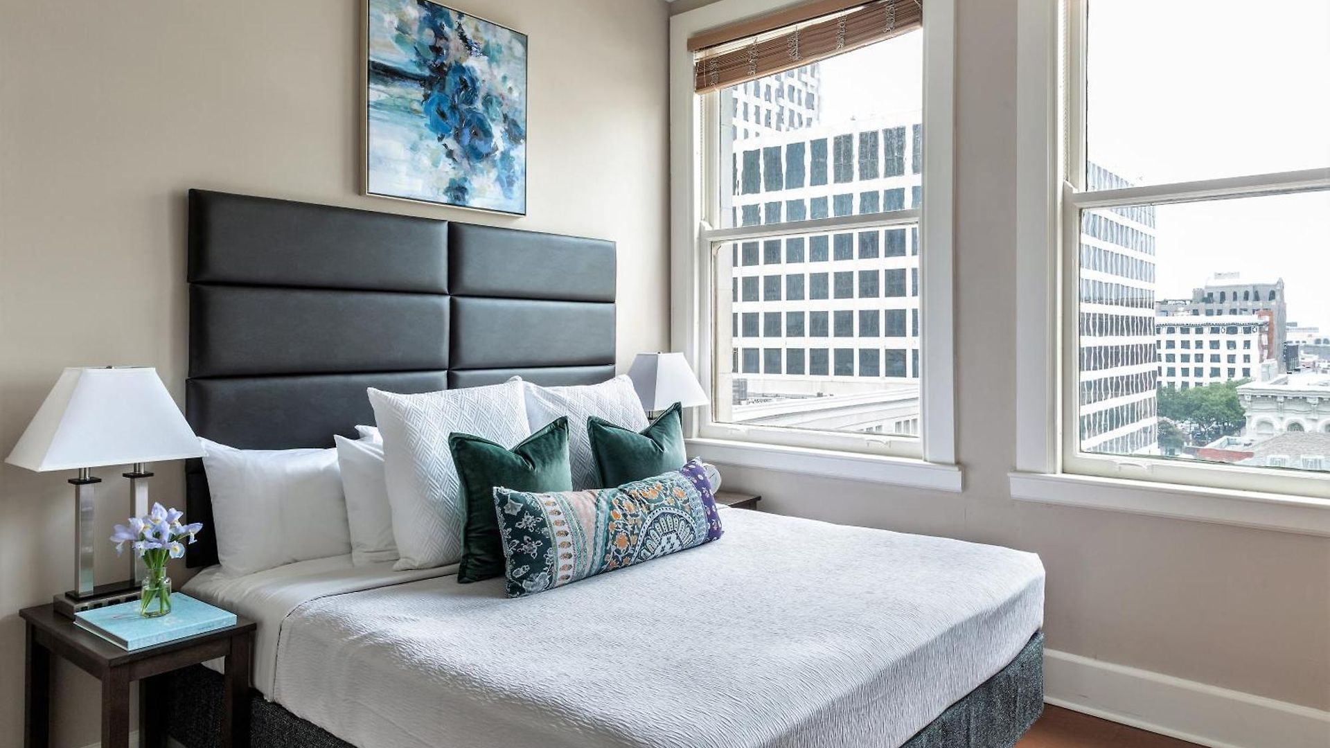 Roami At Hibernia Tower Apartment *