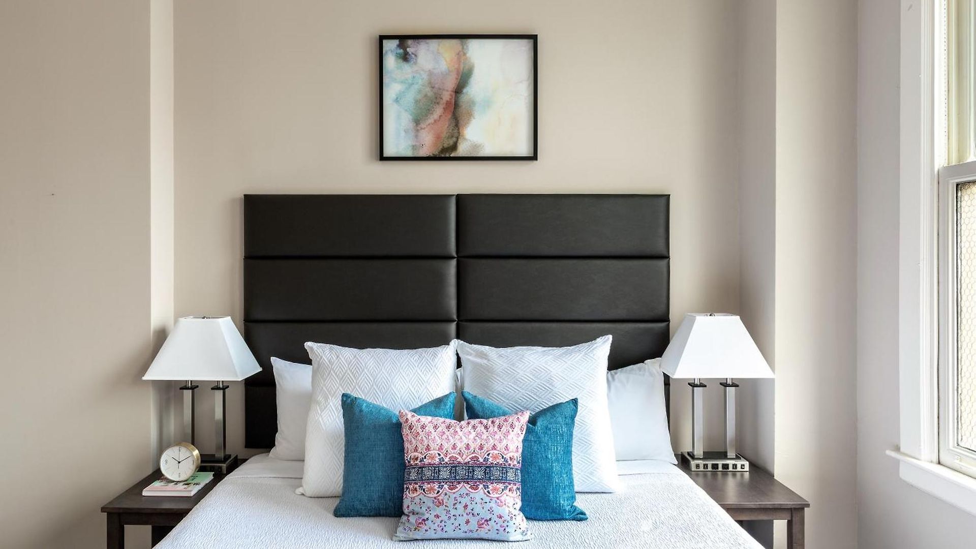 Apartment Roami At Hibernia Tower