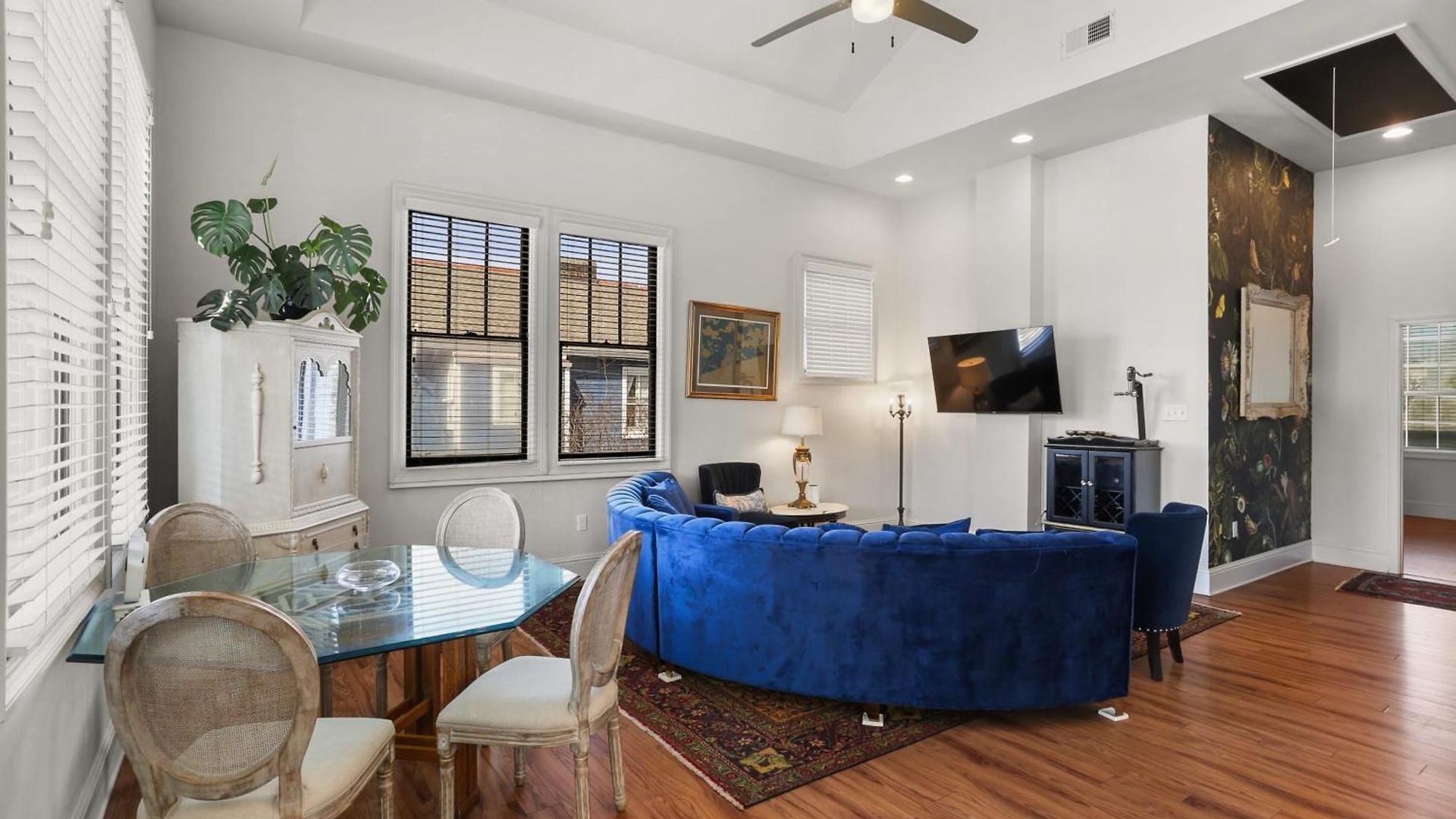 Stunning 2-bedroom Garden District Newly Renovated