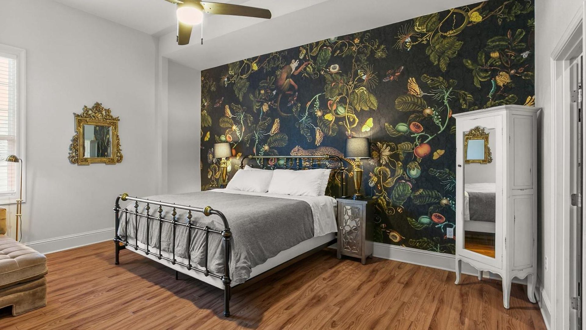 Stunning 2-bedroom Garden District Newly Renovated Apartment New Orleans