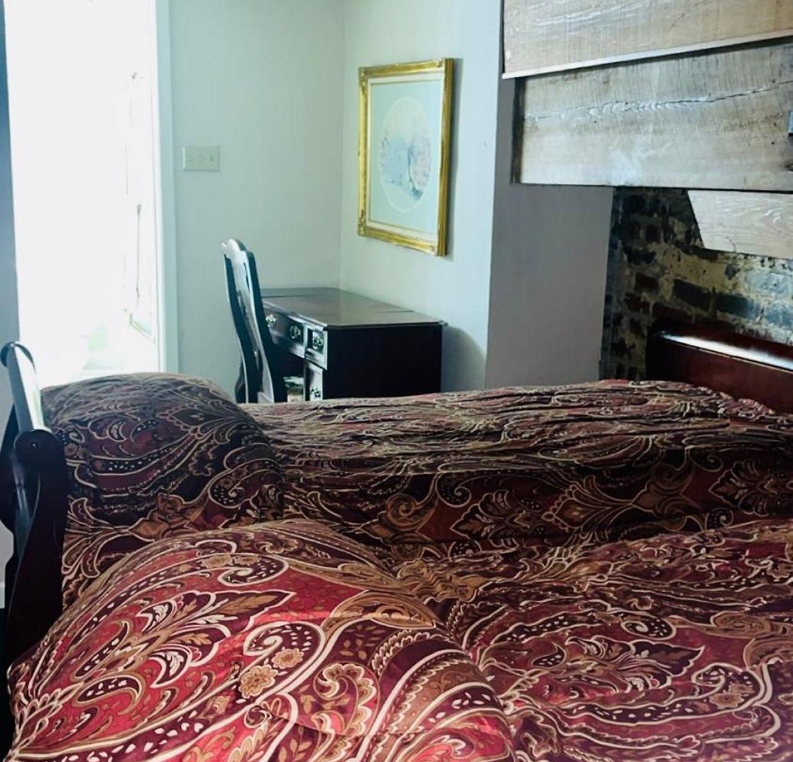 Plaza Downtown Hotel