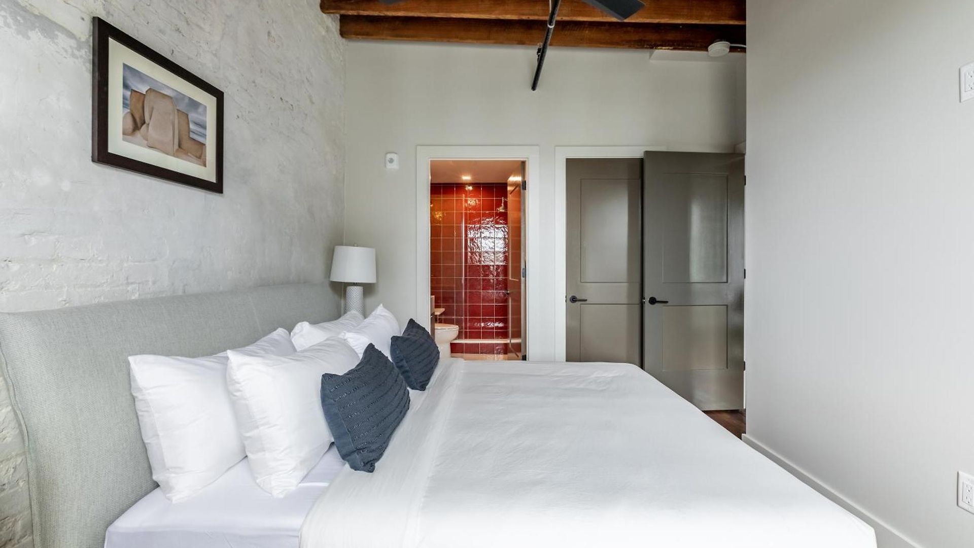 Ironworks Building - 2 Bedroom 2 Bath, 4 Bedroom 4 Bath New Orleans