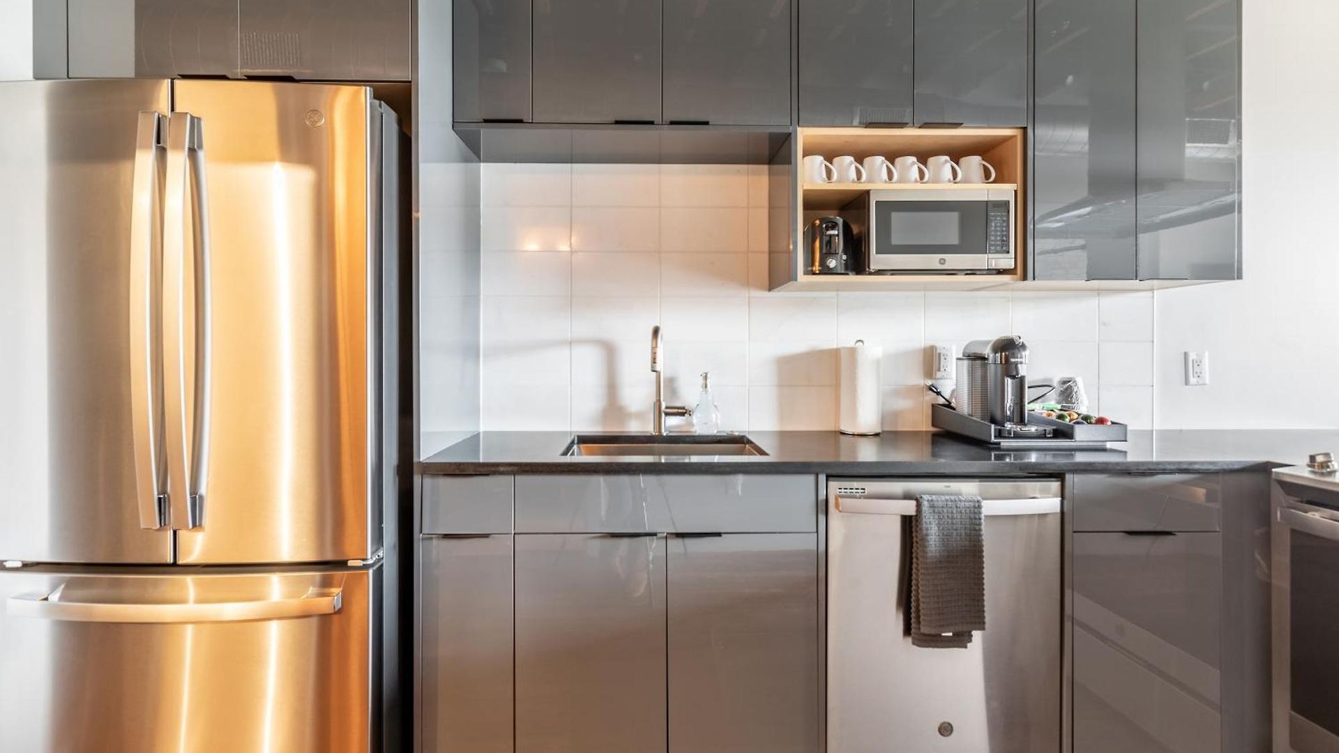 Ironworks Building - 2 Bedroom 2 Bath, 4 Bedroom 4 Bath *