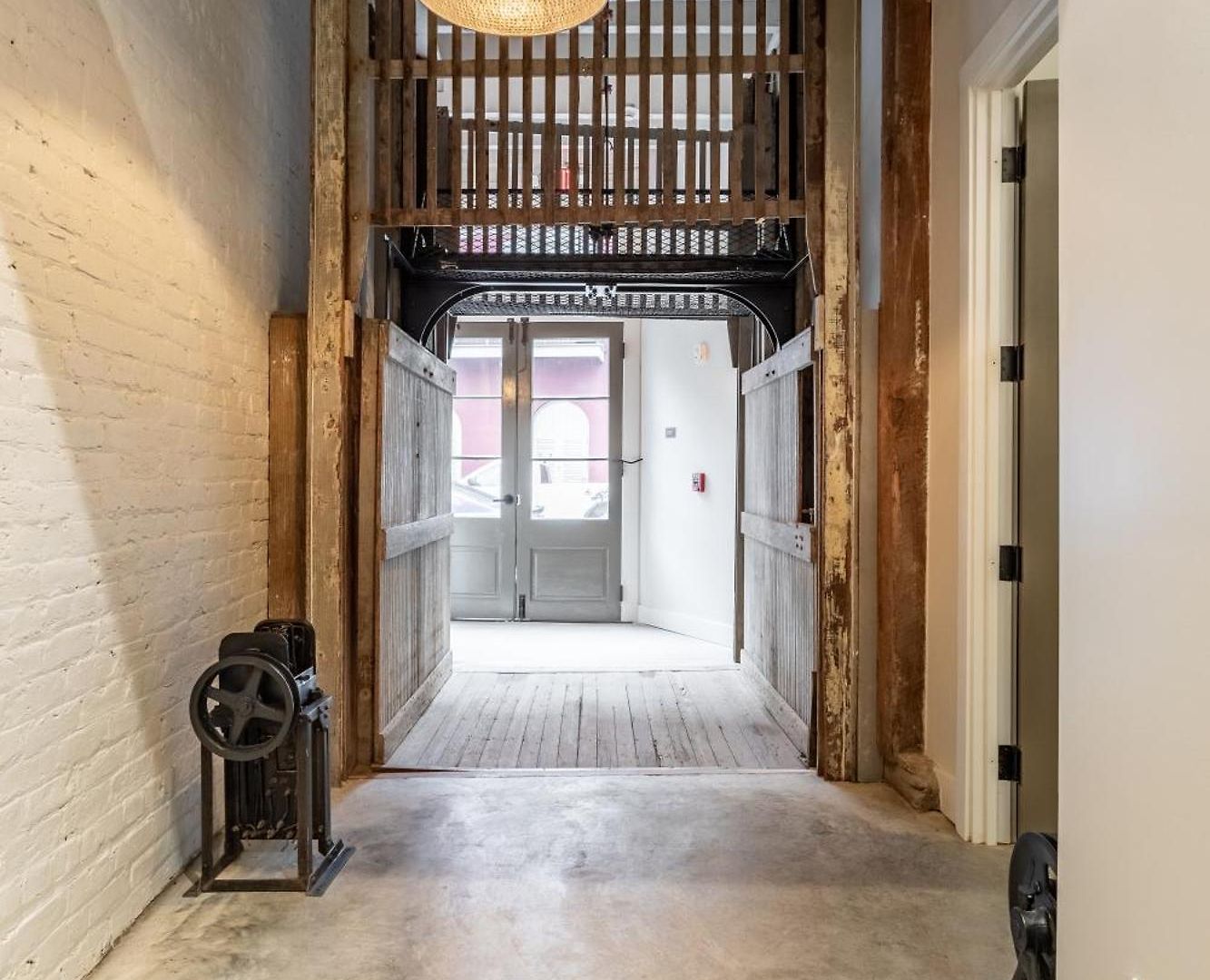 Ironworks Building - 2 Bedroom 2 Bath, 4 Bedroom 4 Bath Apartment *