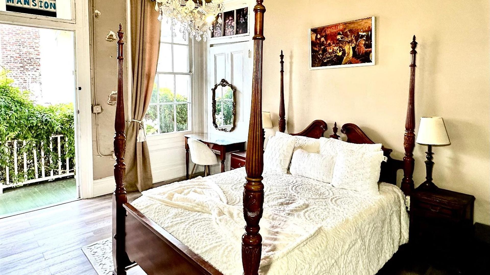 Fleur De Lis Mansion Bed & Breakfast