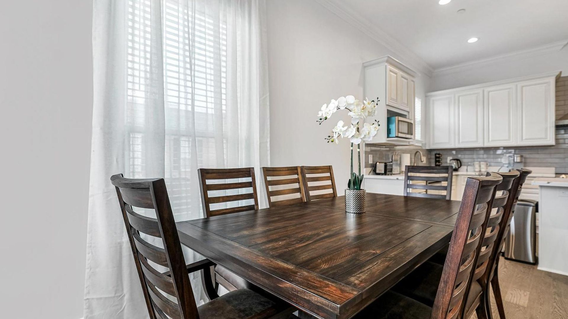 Holiday home New 4 Bed Luxury House W/private Heated Pool