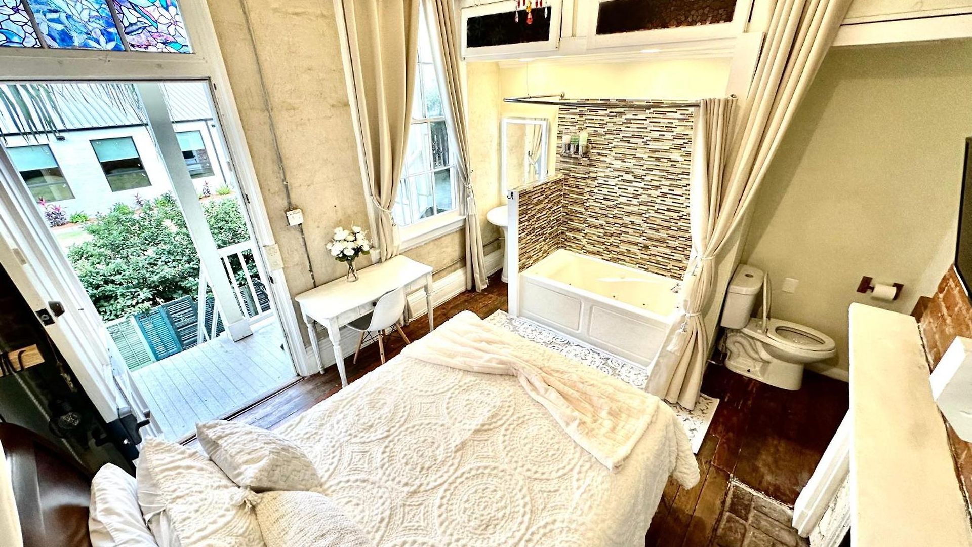 Fleur De Lis Mansion Bed & Breakfast 4*