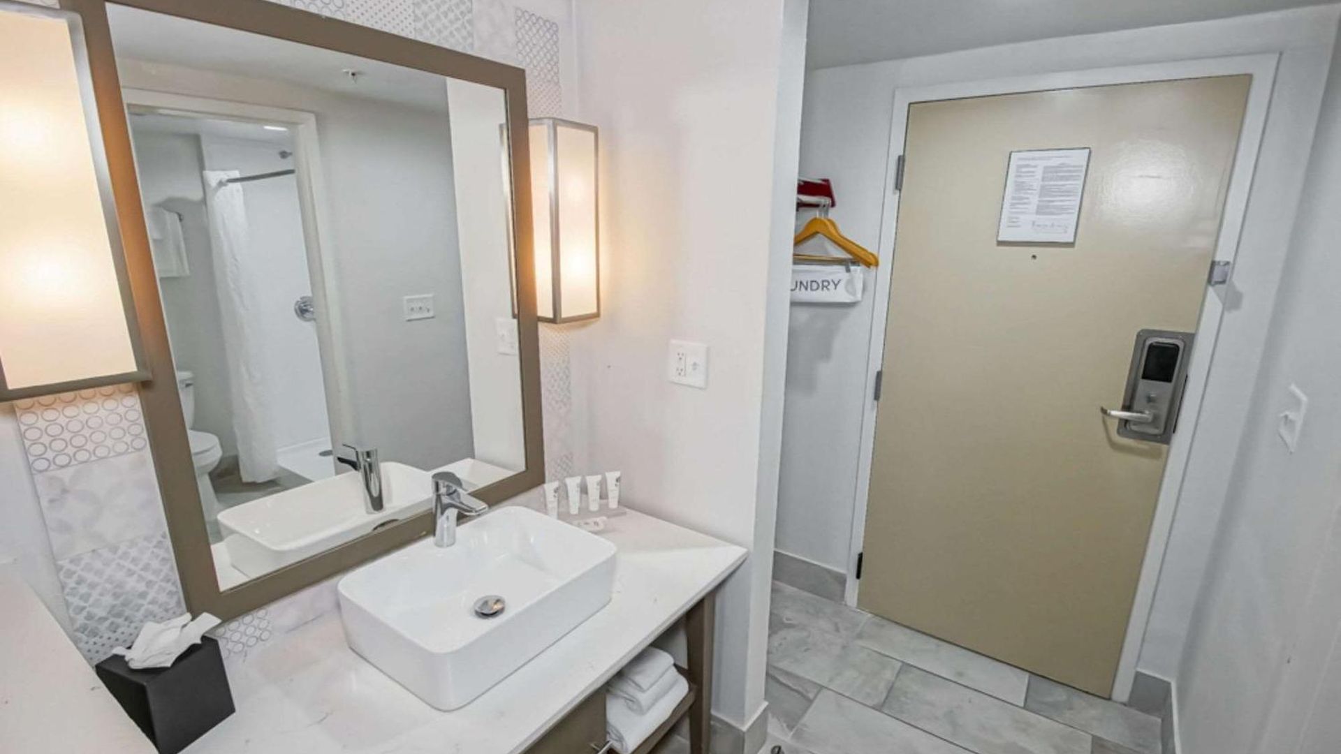 Hotel Country & By Radisson, I-10 East, La New Orleans