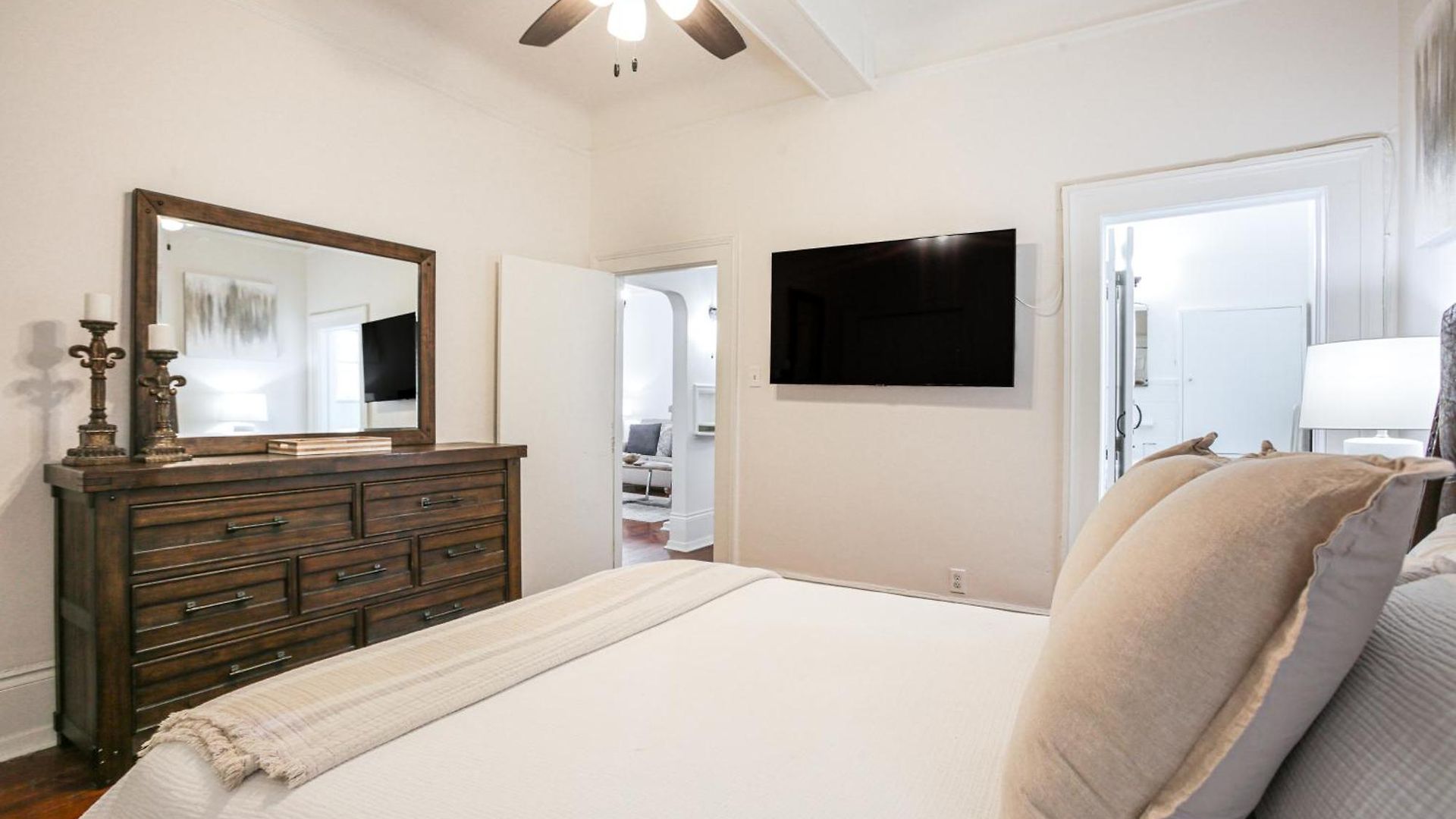 Updated Bourbon Street W/ Smart Tvs! New Orleans