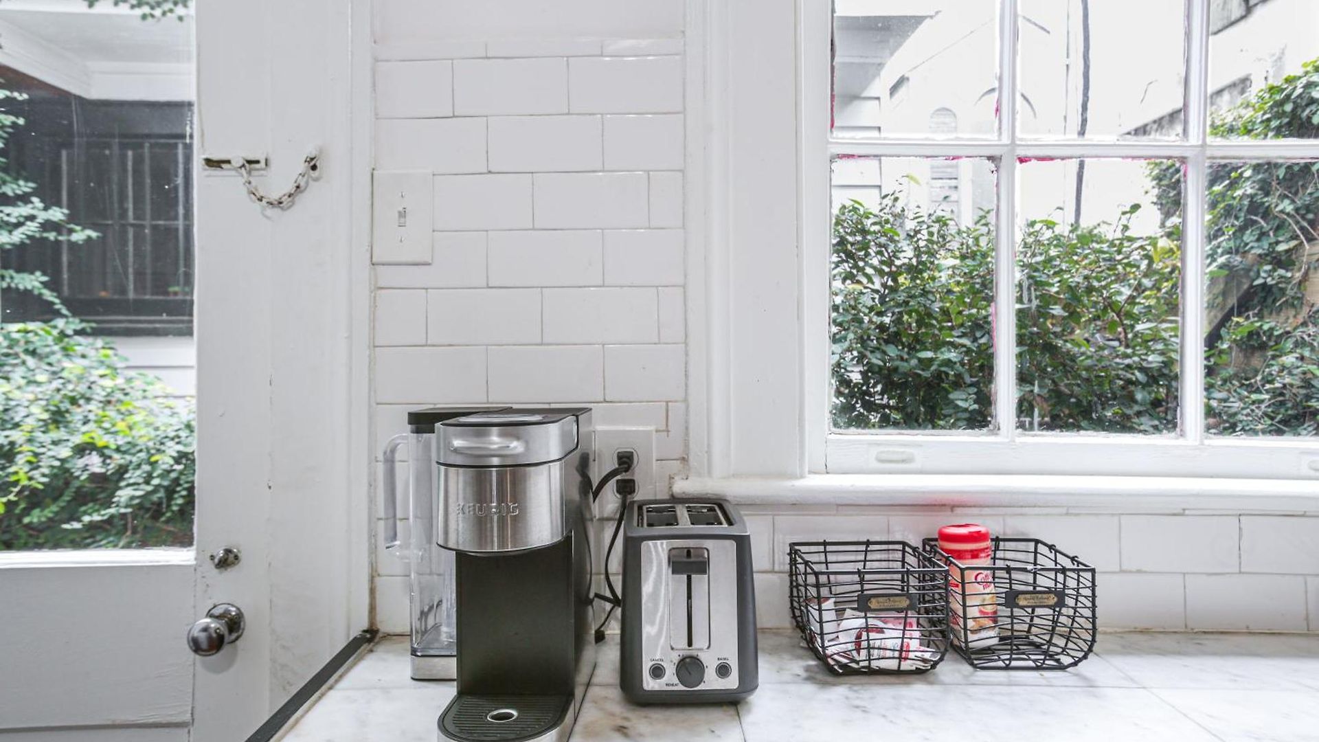 Updated Bourbon Street W/ Smart Tvs! Apartment New Orleans