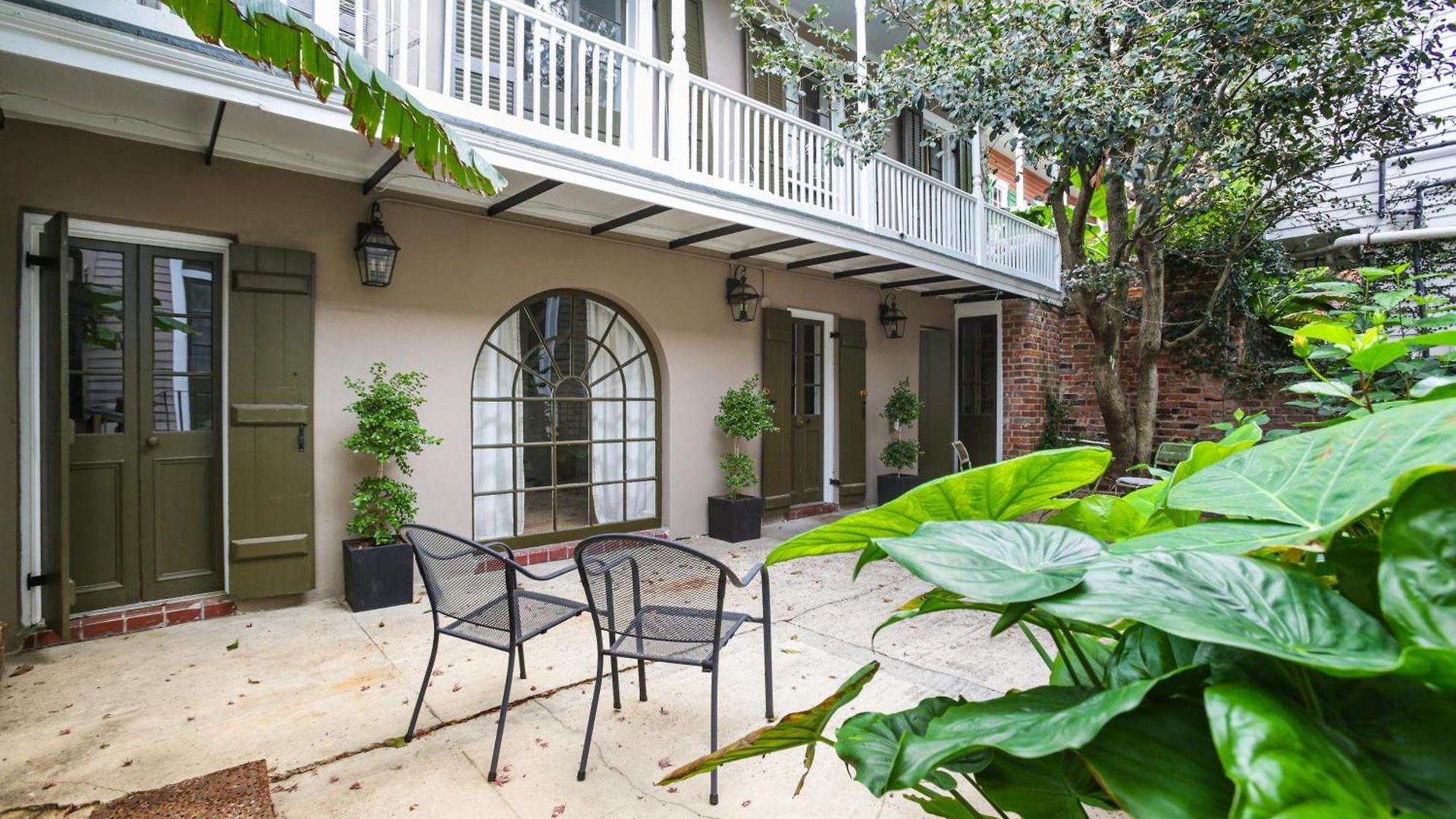 Apartment Updated Bourbon Street W/ Smart Tvs! *