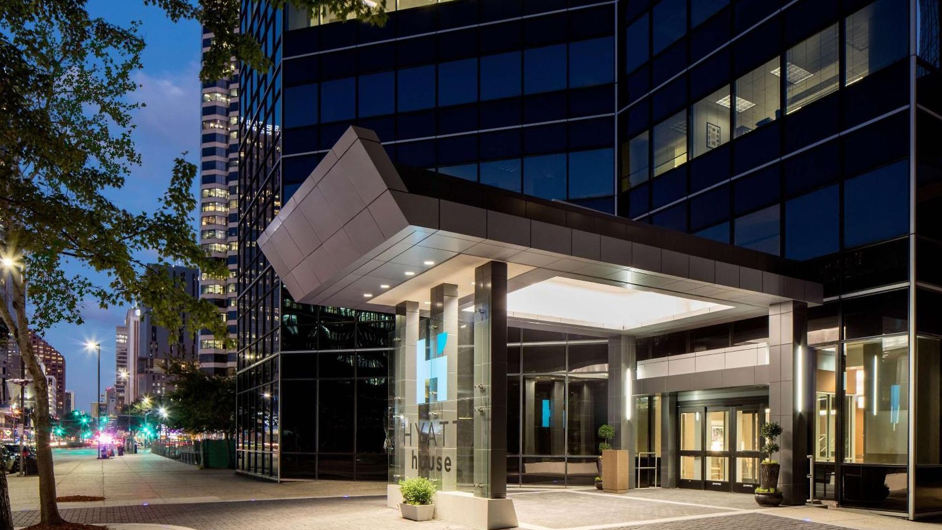 Hyatt House Downtown 3*