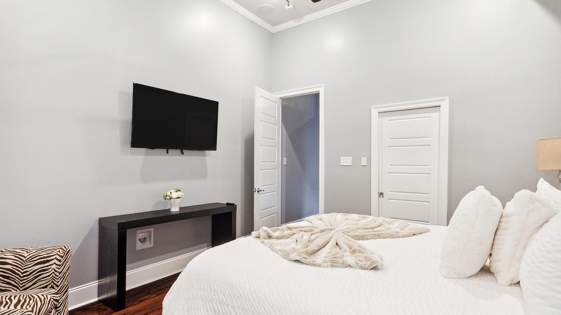 Amazing 3bedroom Townhome, In Historic Dryade *