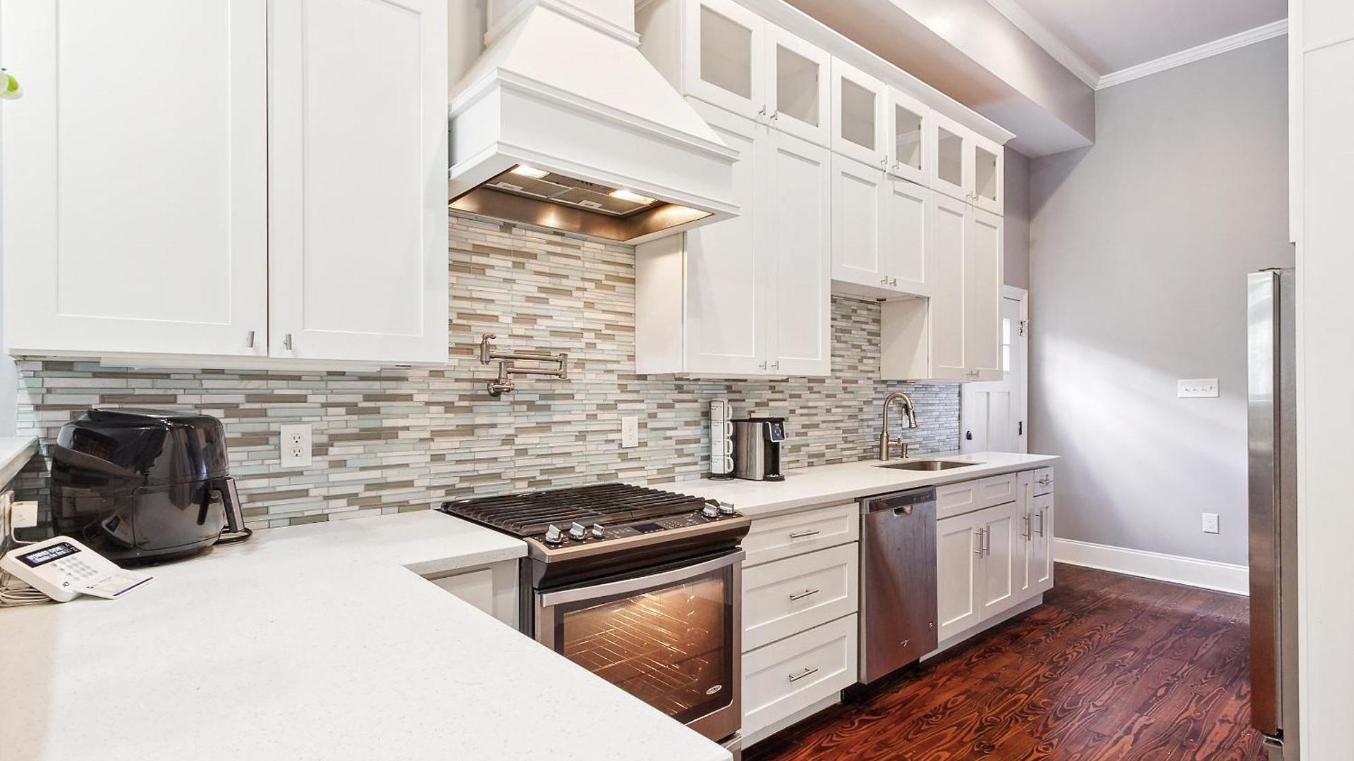 Amazing 3bedroom Townhome, In Historic Dryade Holiday home *