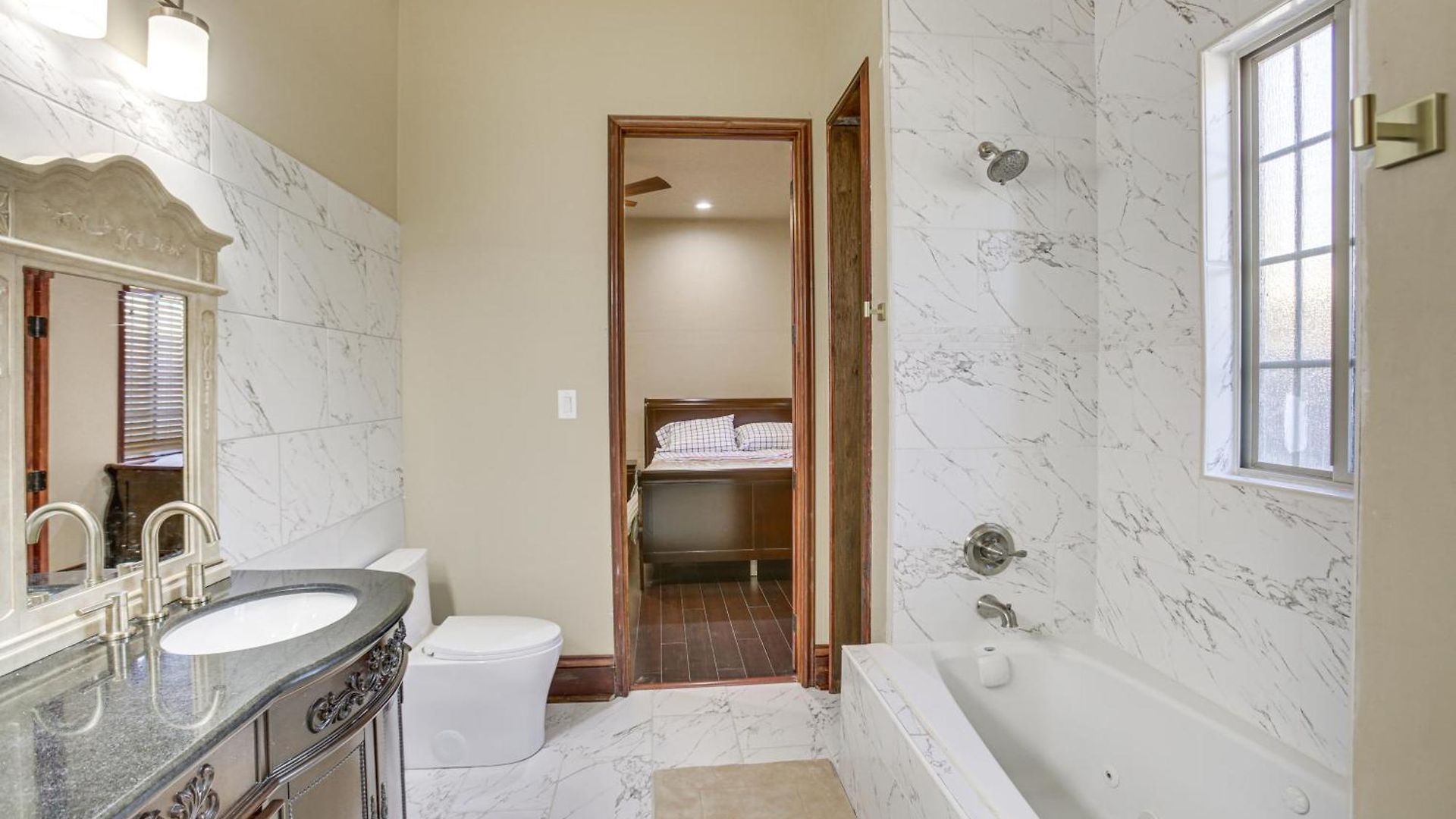 Holiday home Easy Dtwn Nola Commute! Elegant W/ Yard New Orleans
