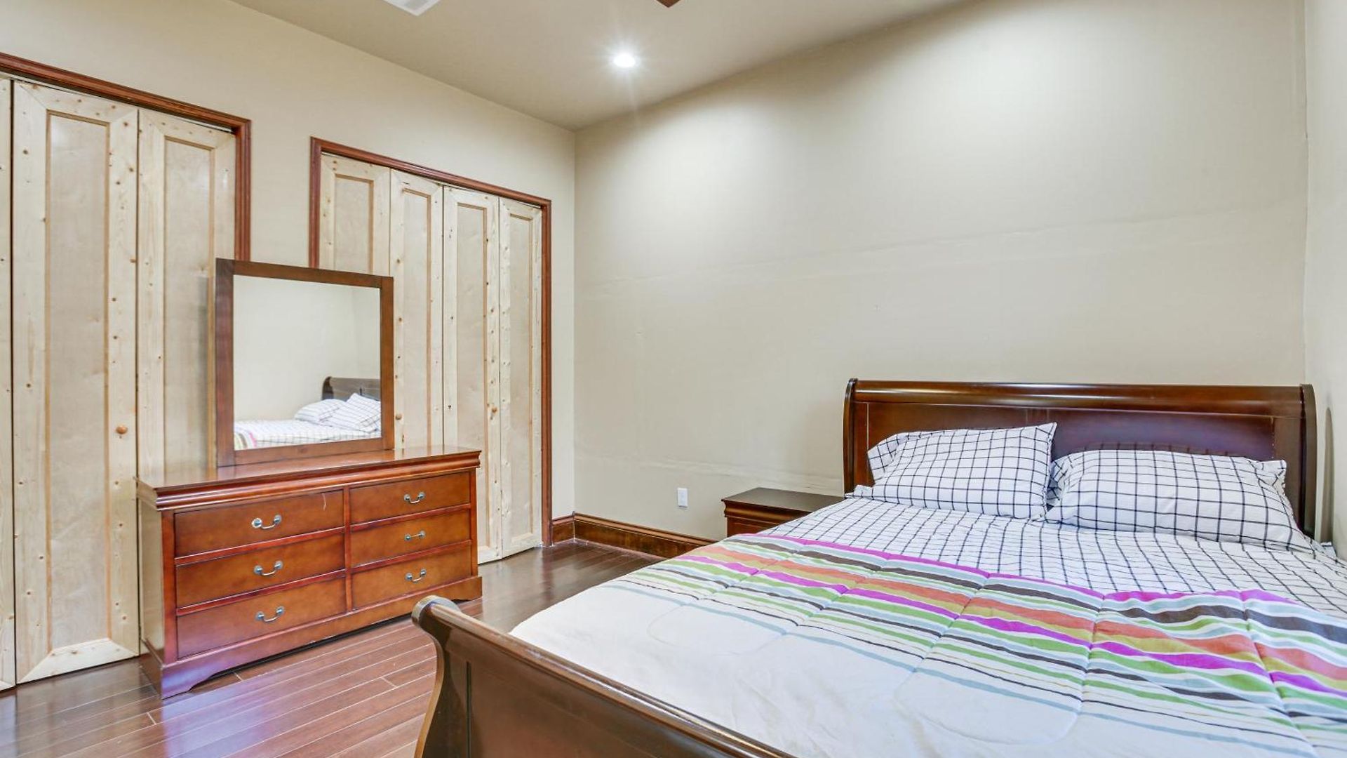 Holiday home Easy Dtwn Nola Commute! Elegant W/ Yard