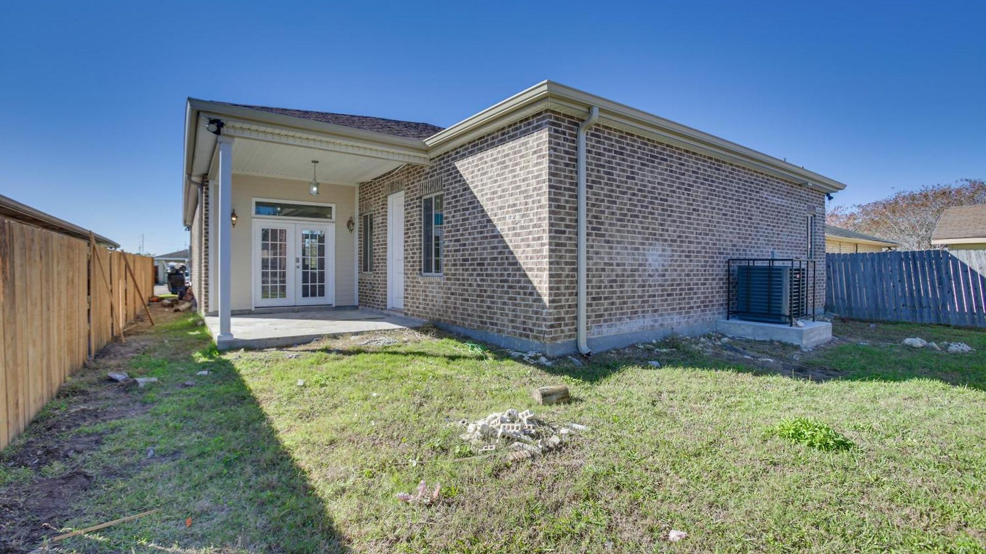 Easy Dtwn Nola Commute! Elegant W/ Yard Holiday home *