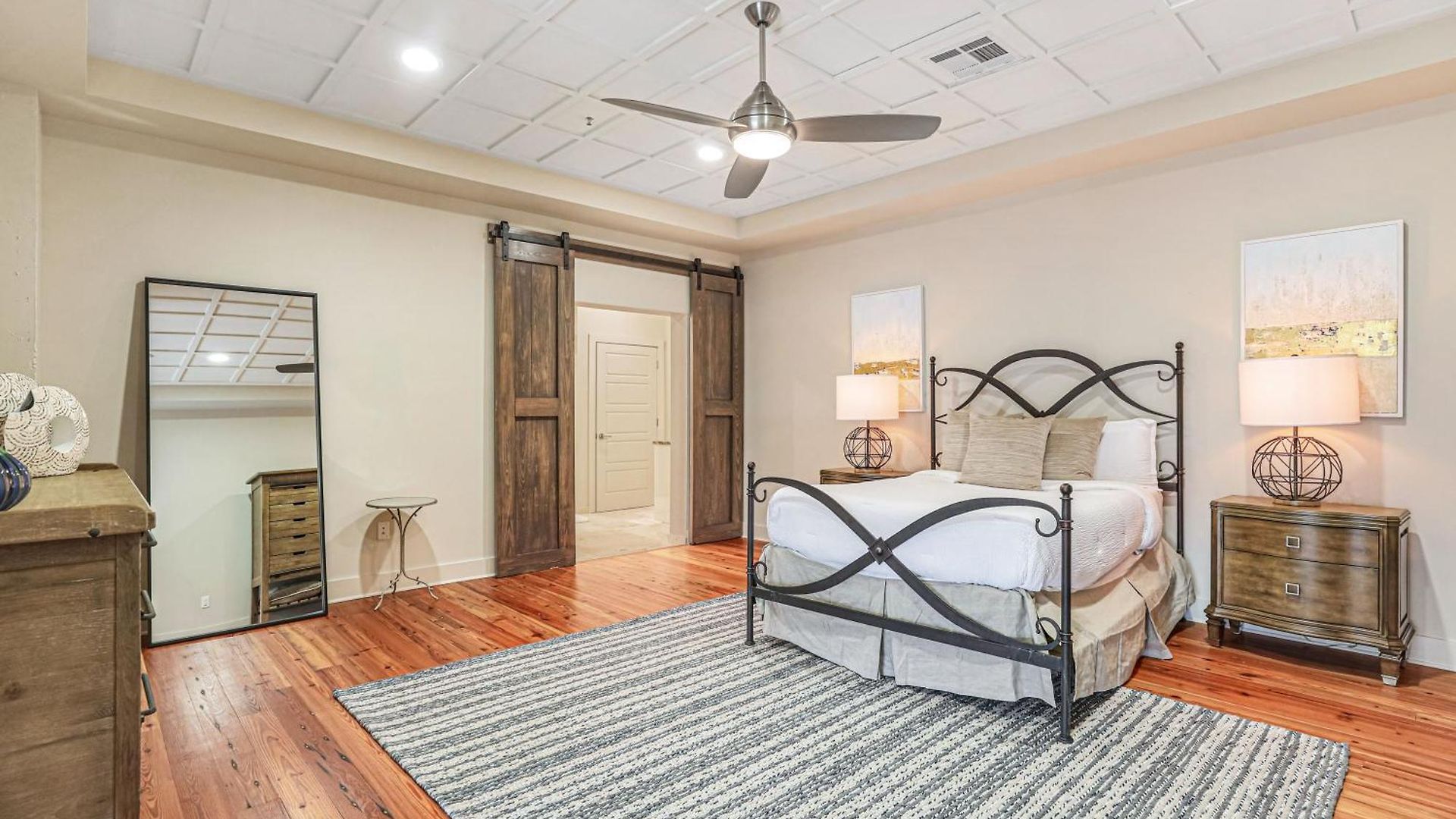 Upscale And Penthouses Close To Canal And Bourbon St New Orleans