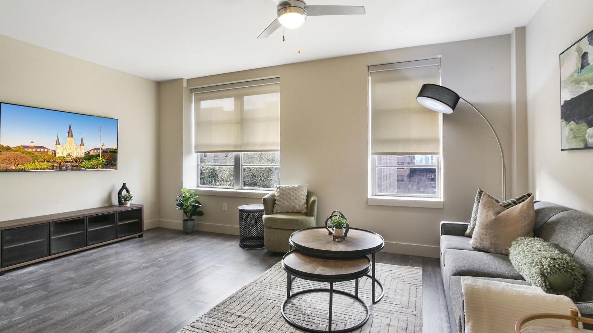 Upscale And Penthouses Close To Canal And Bourbon St *