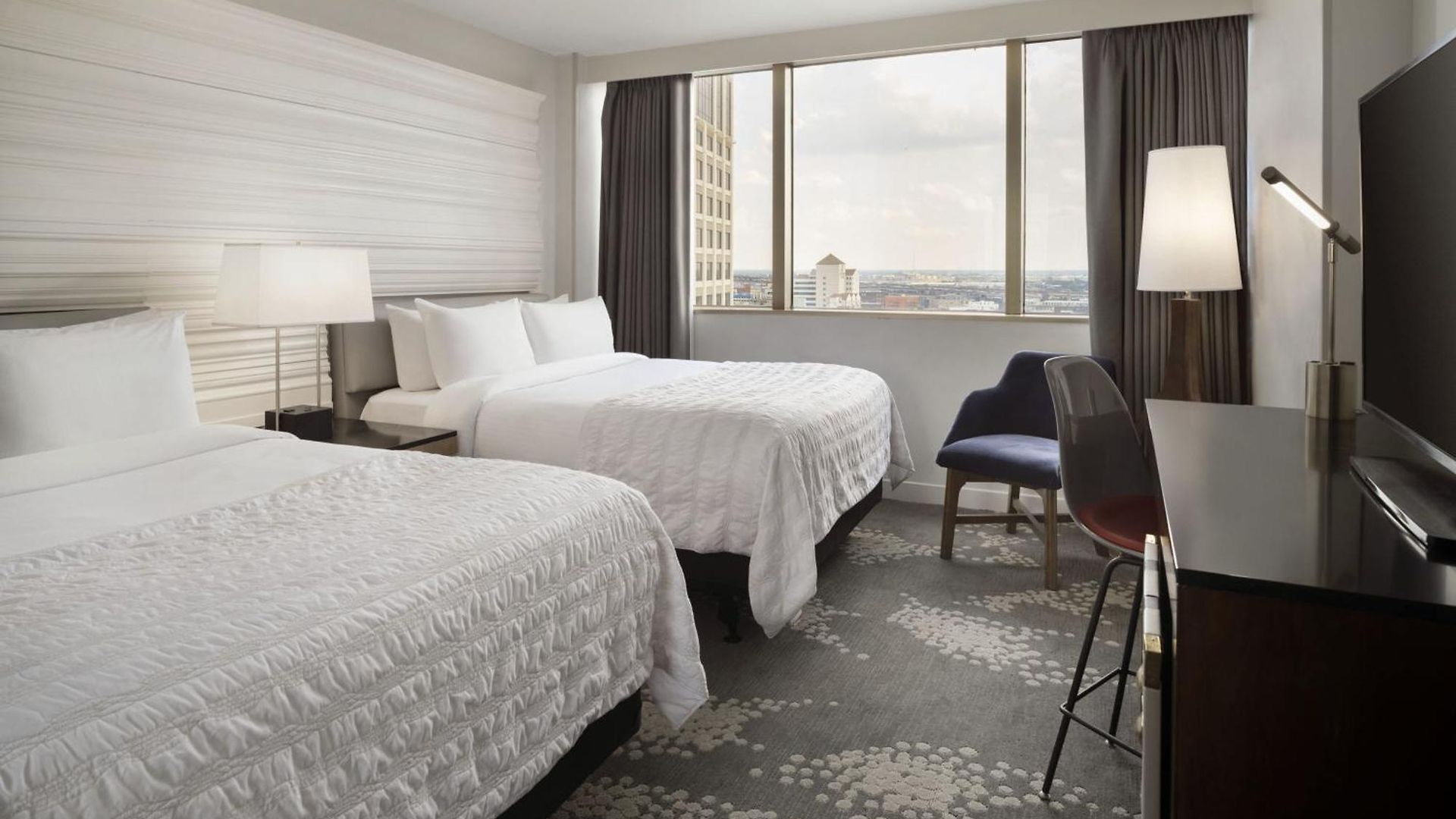 Le Meridien Hotel 4*