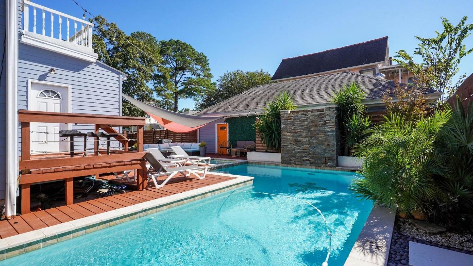 Grandcraftsman Style With Pool And Hot Tub/ Center To Of * New Orleans