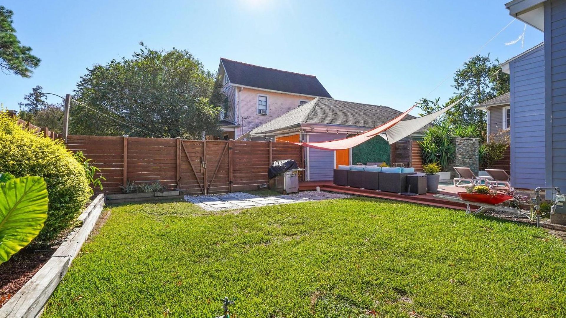 Grandcraftsman Style With Pool And Hot Tub/ Center To Of Holiday home