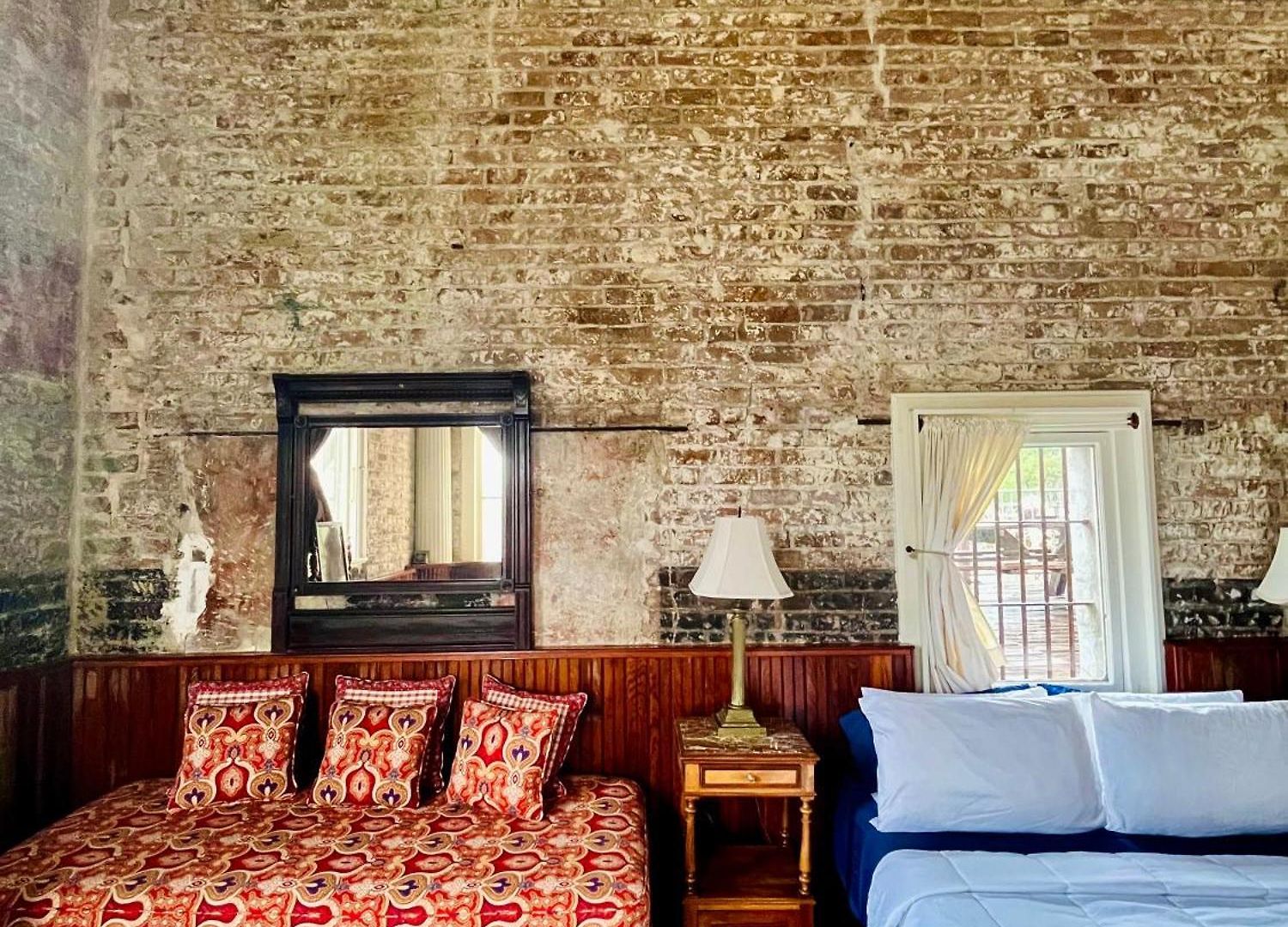 Bed & Breakfast At The Old Jail New Orleans