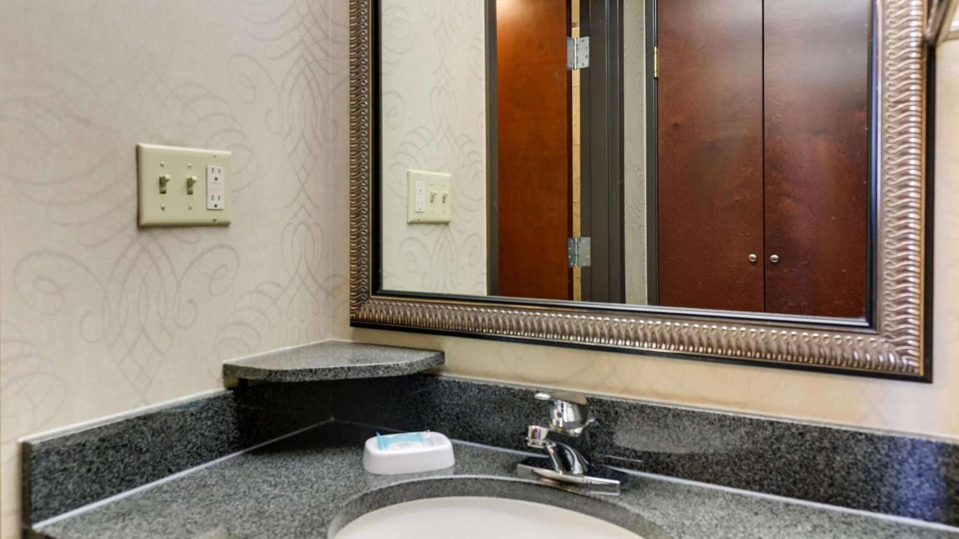 Hotel Drury Plaza