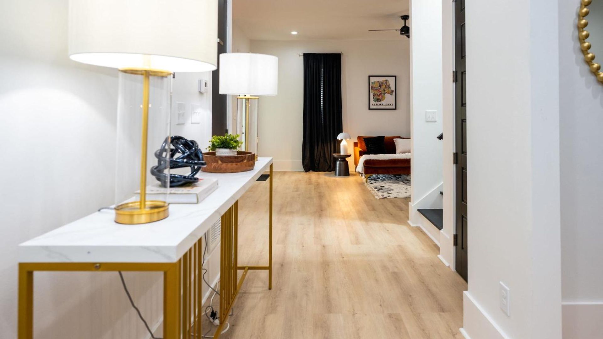 Mid-city Magic 4 Apartment *