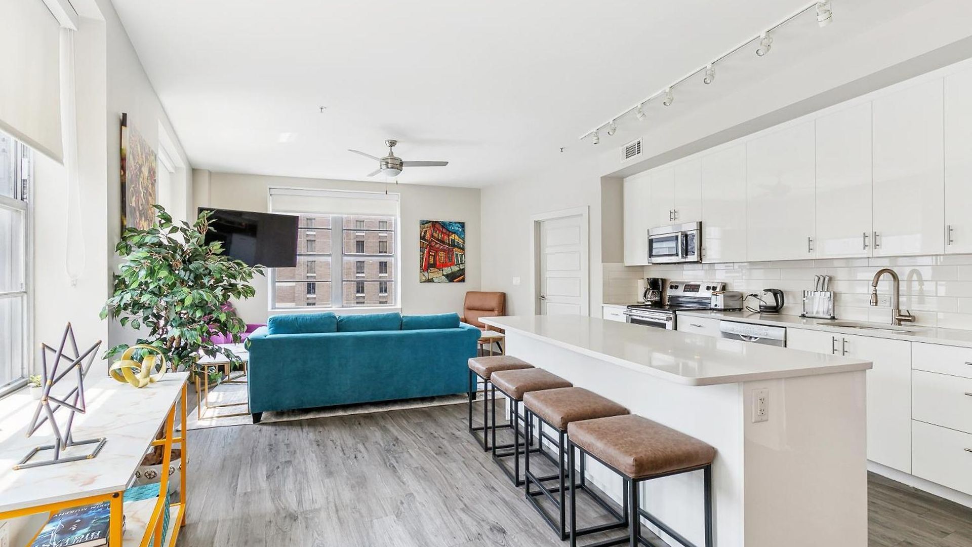 Modern Walking Distance To Must-see Attractions Of Nola Apartment