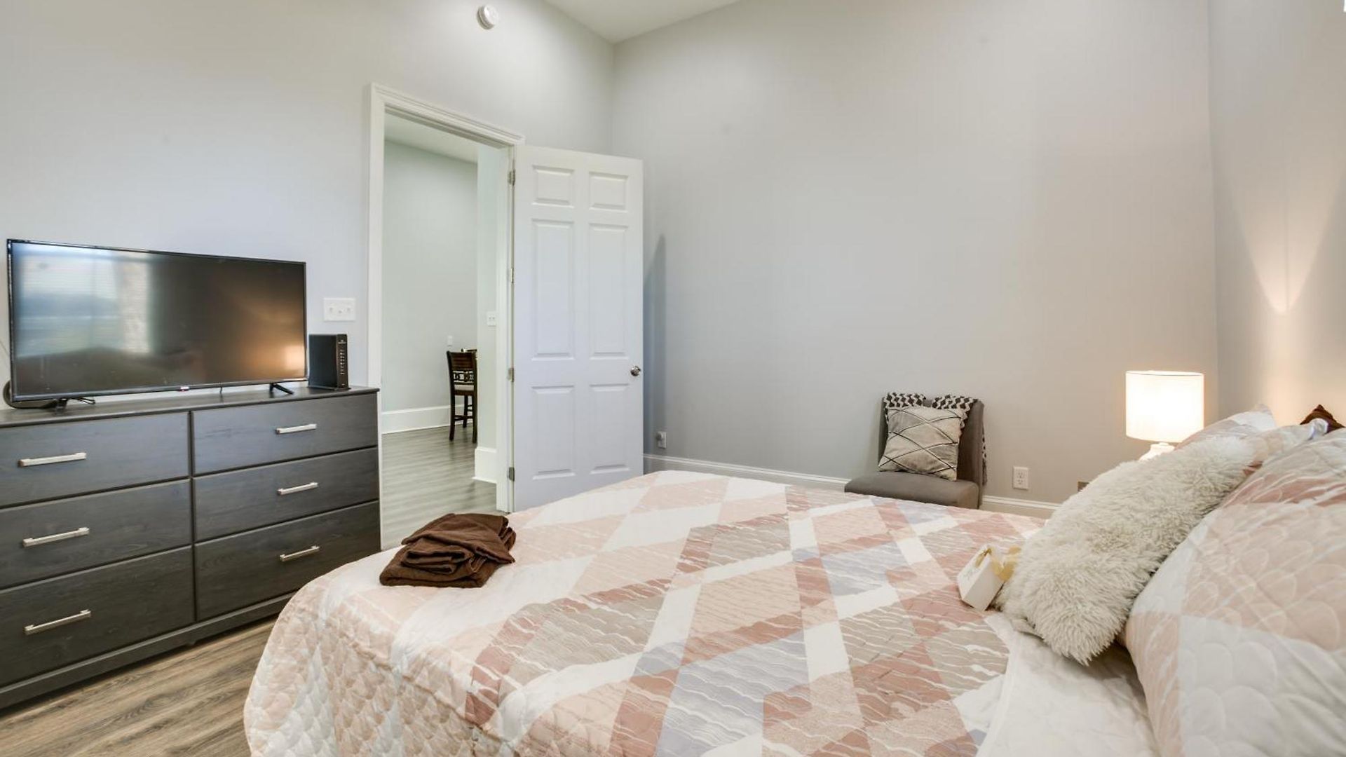 2 Mi To French Quarter: Walkable Nola Holiday home
